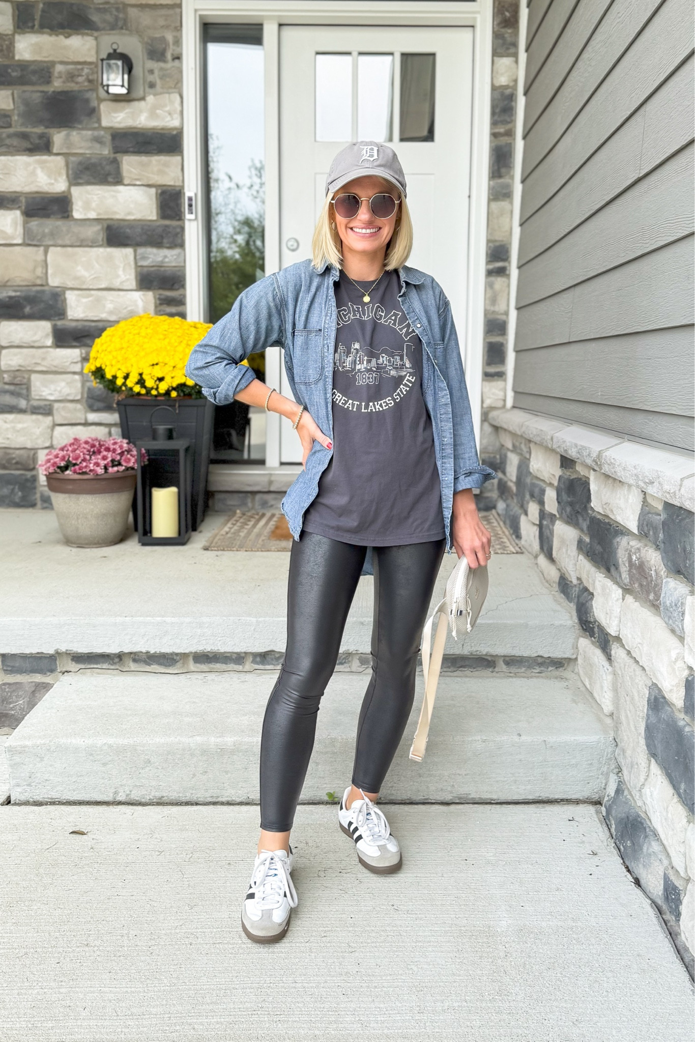 What I wore this week! 
Leggings- small/petite code: THRIFTYWIFEXSPANX for 15% off
TShirt- xsmall
Shirt- thrifted, linked similar 


#LTKSeasonal #LTKSaleAlert #LTKStyleTip