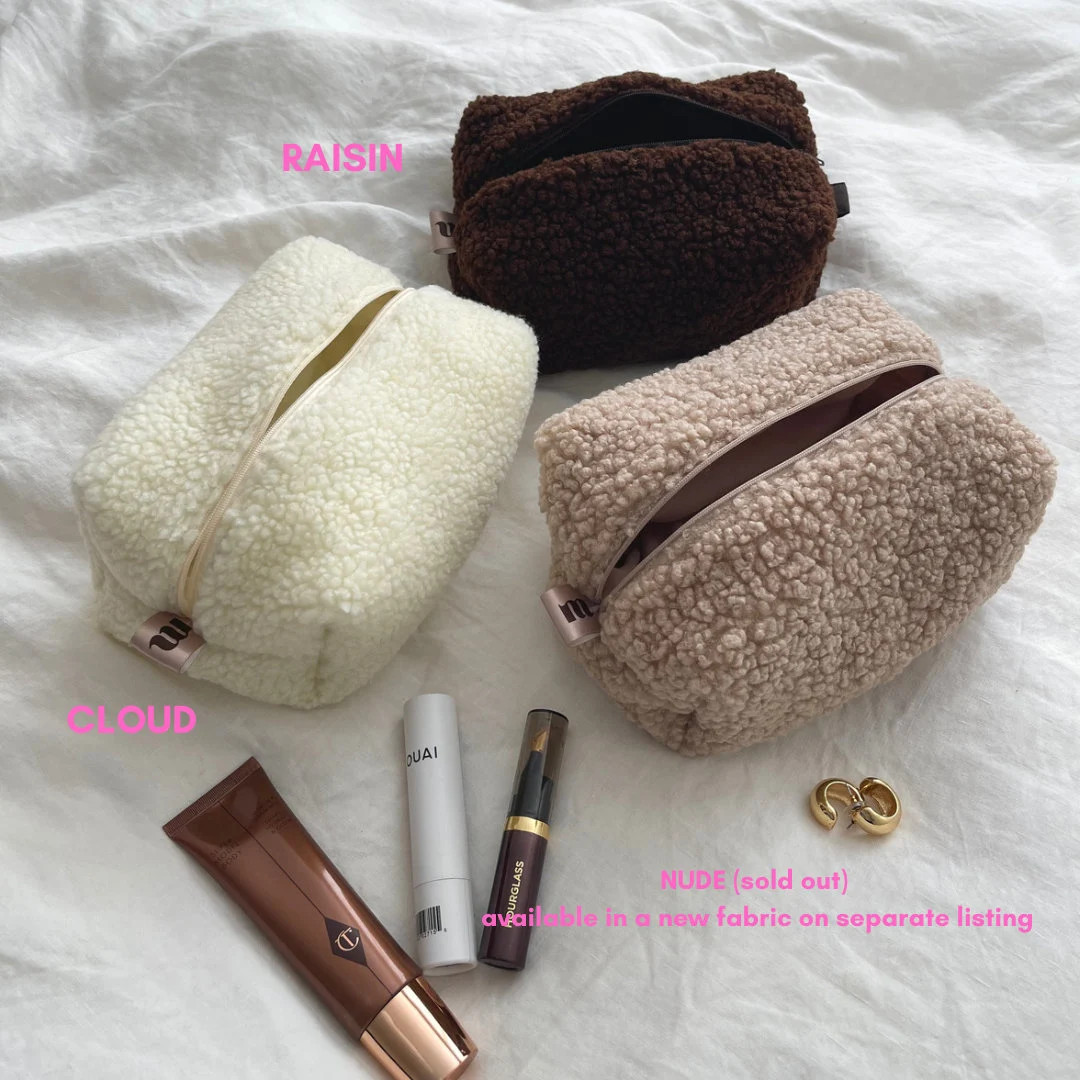 Cosmetic/makeup bag in teddy, skincare bag, toiletry travel bag, gifts for her - sherpa soft | Etsy (DACH)