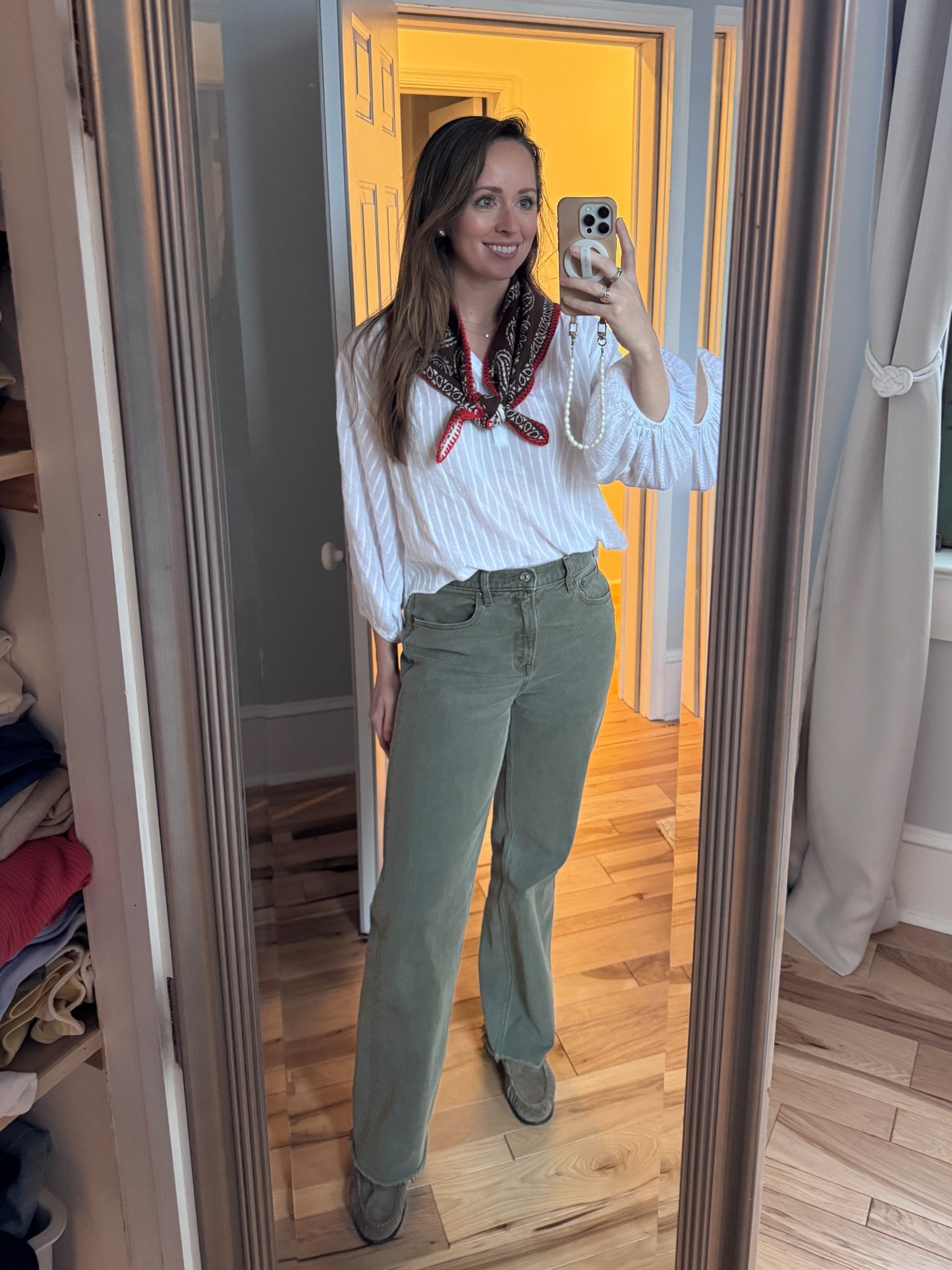 Free people knit scarf & Abercrombie olive jeans

#LTKSeasonal #LTKmomlife #LTKootd