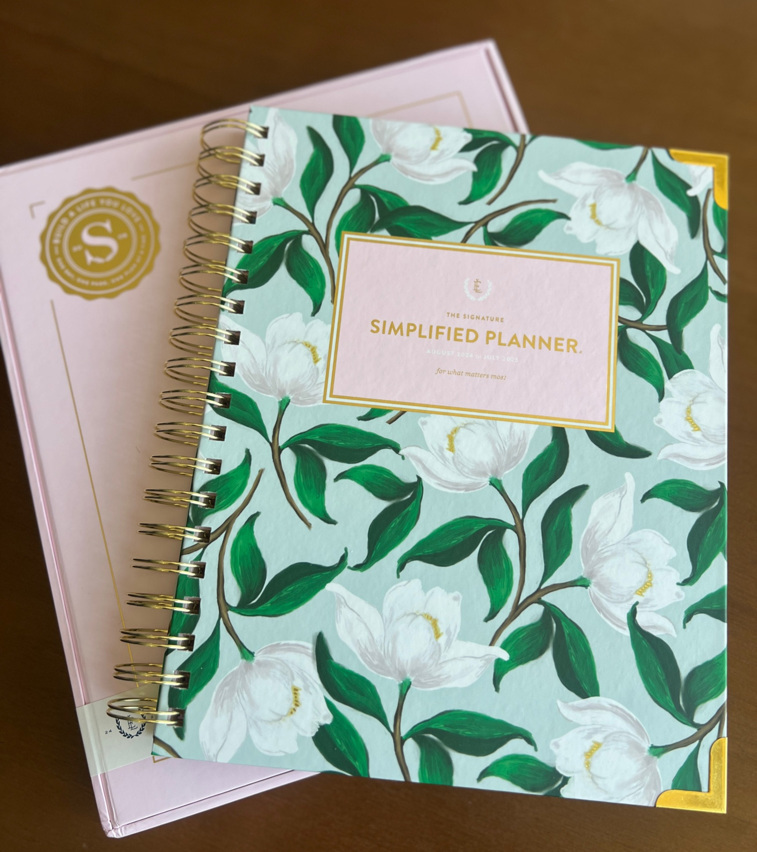 Sharing my favorite planner that is now on SALE! I’ve been using Emily Ley’s planners since college… truly the best! The print I chose for this year- is “Savannah Blooms.” 