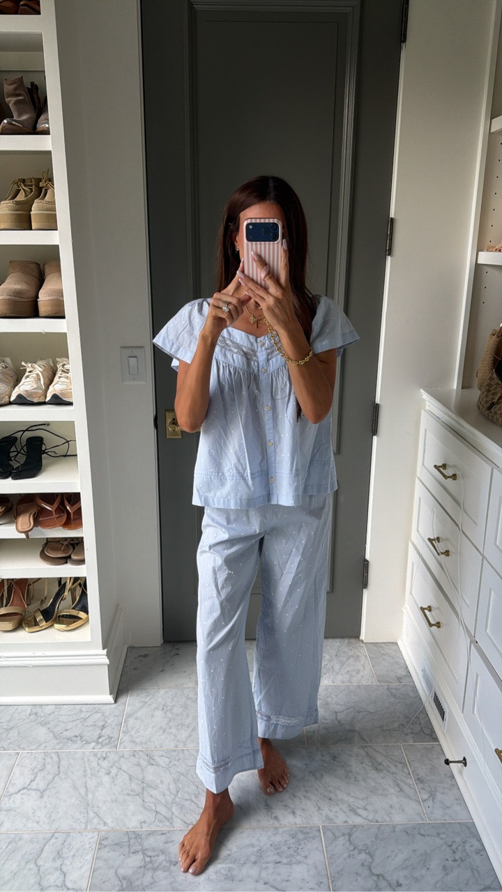 Nsale pajamas. These run a little big! If between sizes go down. I’m in the XS.