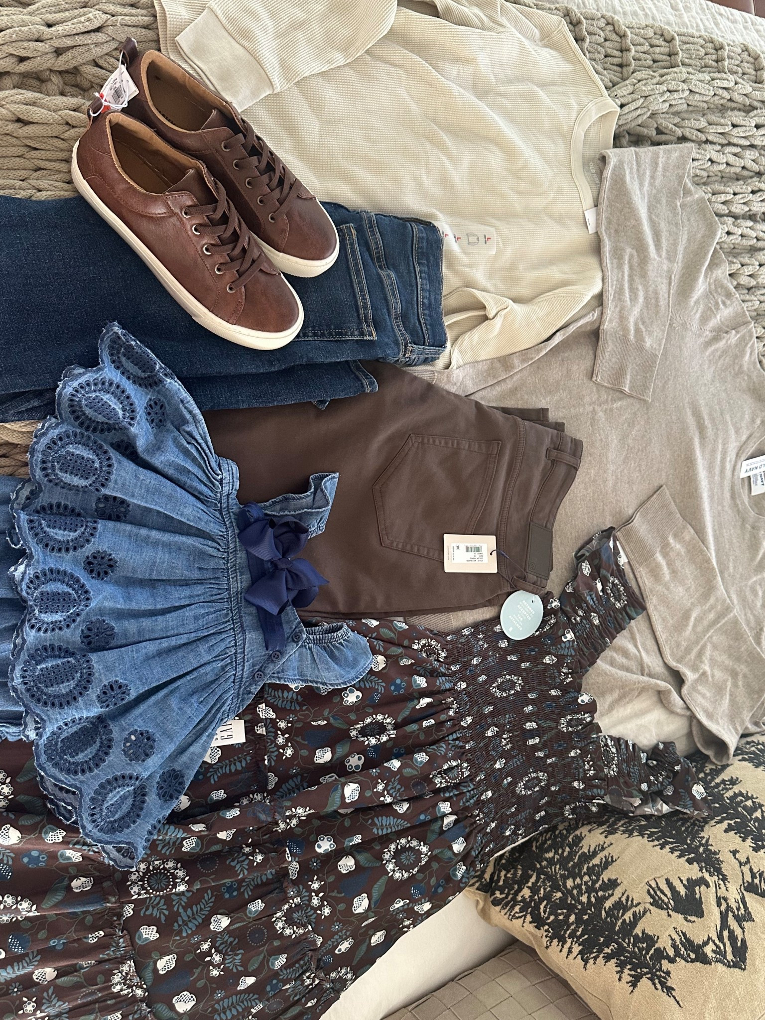 Fall family photo outfits! 

Neutral style
Hill House
Baby Gap
Family Photos
Fall family photo outfits 

#LTKSeasonal #LTKFamily