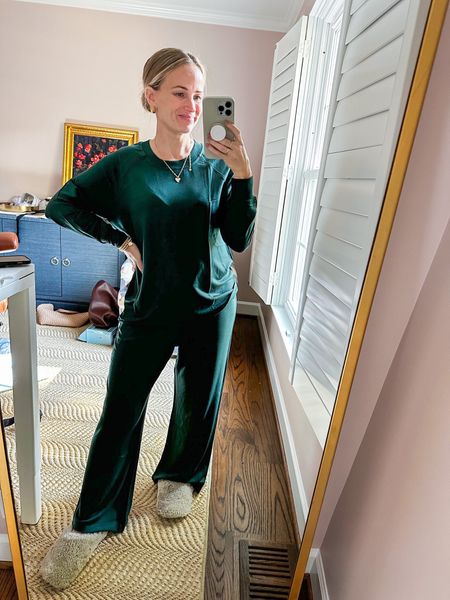 This green matching lounge set set from LAKE might be my favorite set YET!!! I am wearing a size medium and it’s so smooth, cooling, and lightweight. I am 100% gifting this style for Christmas this year. 


#LTKSeasonal #LTKGiftGuide
