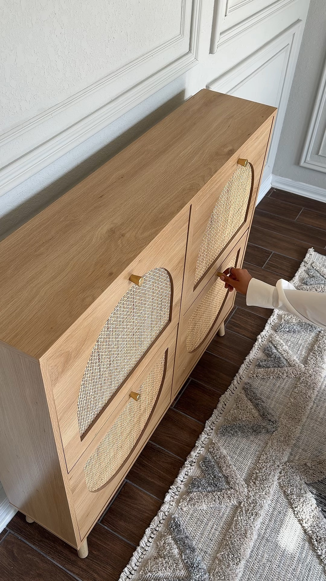 Show cabinet

#LTKHome #LTKSaleAlert