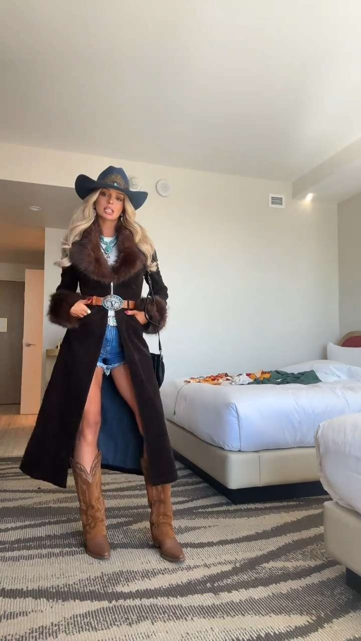 yeeee🤠🤎 

 #LTKgrwm #LTKootd #LTKTravel