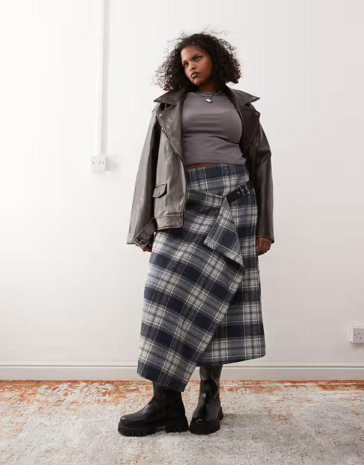 COLLUSION Plus blanket kilt skirt in brushed mono check | ASOS (Global)