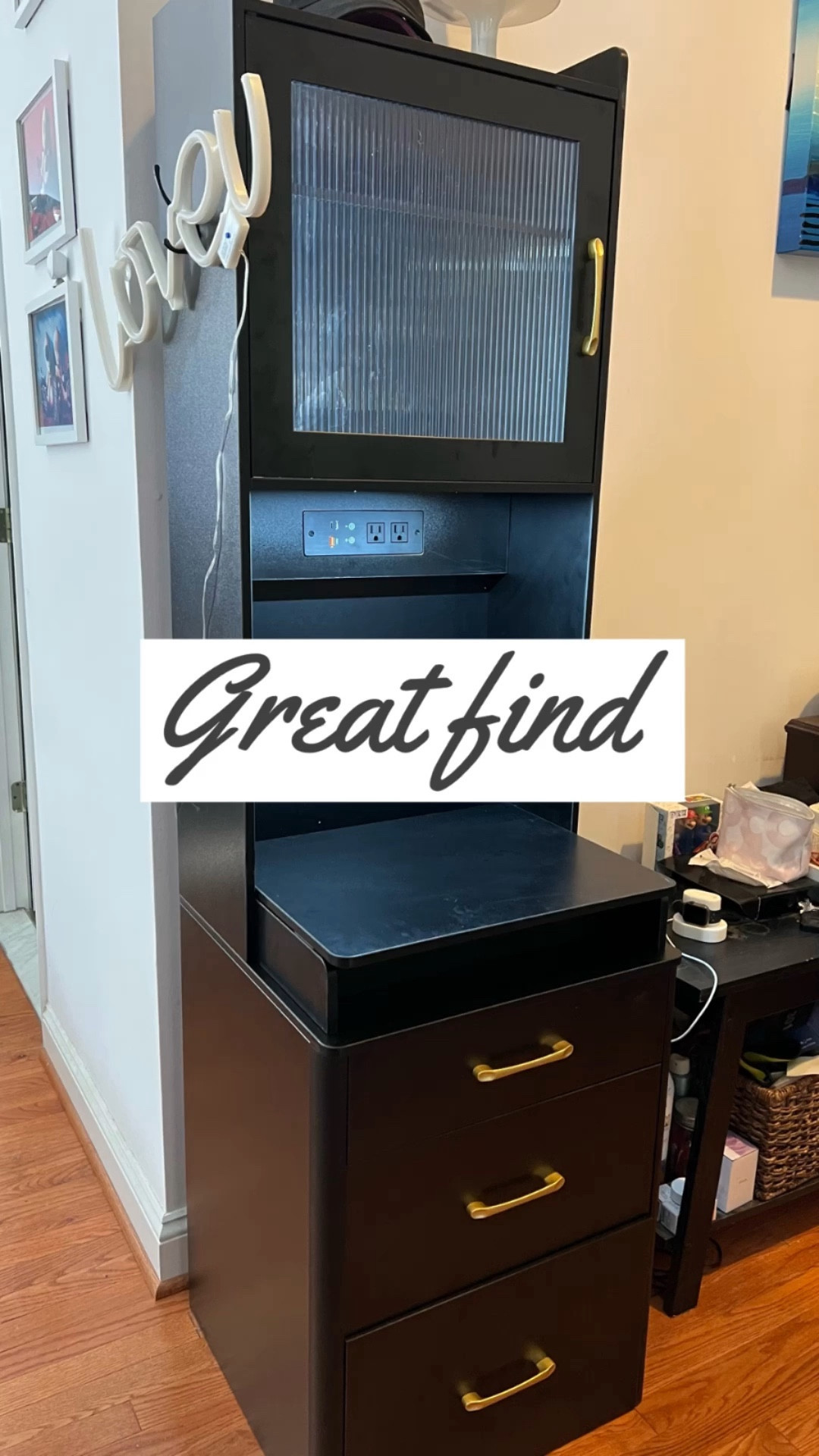 LED Vanity Desk with Charging Station, Makeup Vanity with Flip Top Mirror and Cushioned Stool, Dressing Table Writing Desk with 3 Color Dimmable,Vanity Set with Human Body Sensor
Color - Black

#LTKhome #LTKbeauty #LTKVideo