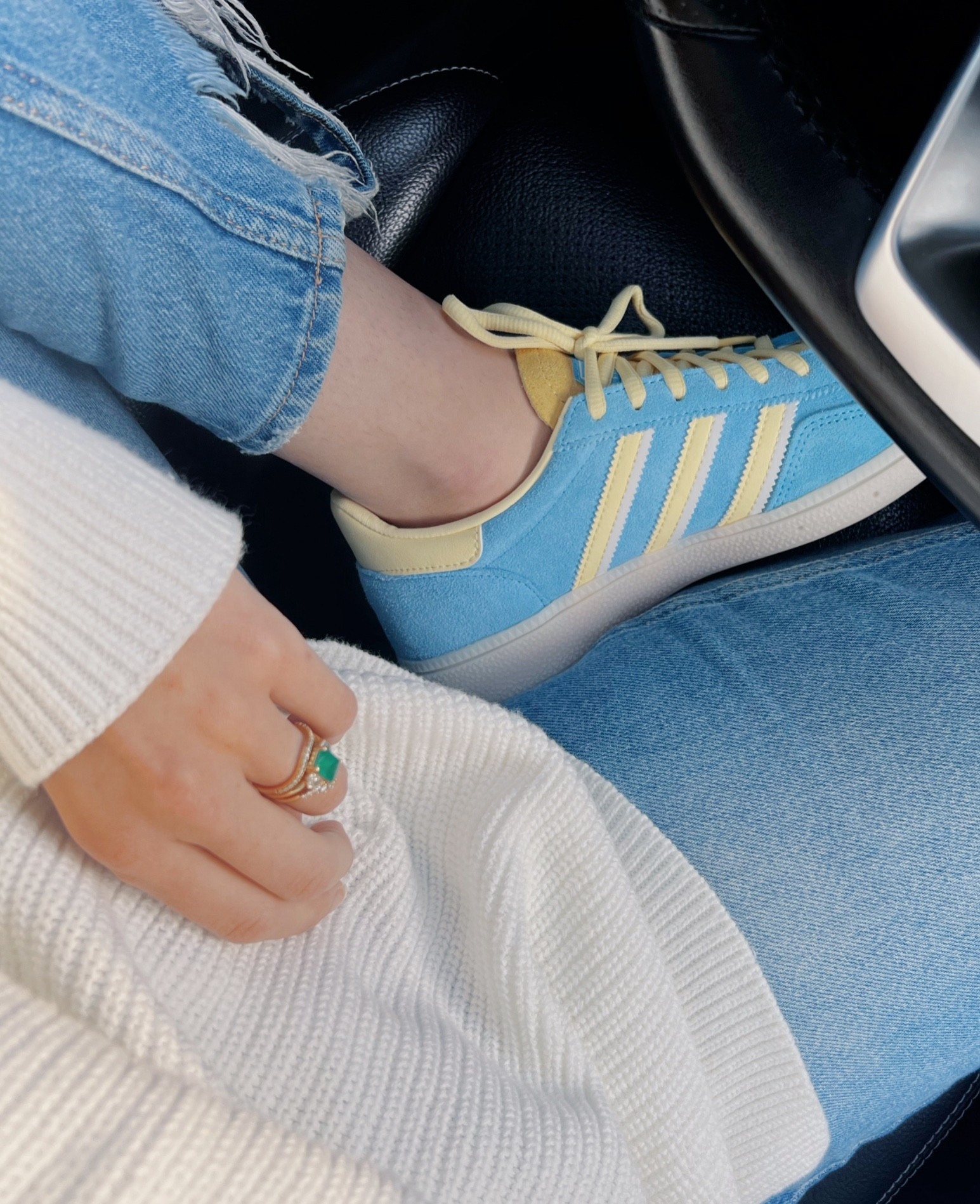 spring sneakers 💛🩵

#LTKSeasonal #LTKshoecrush