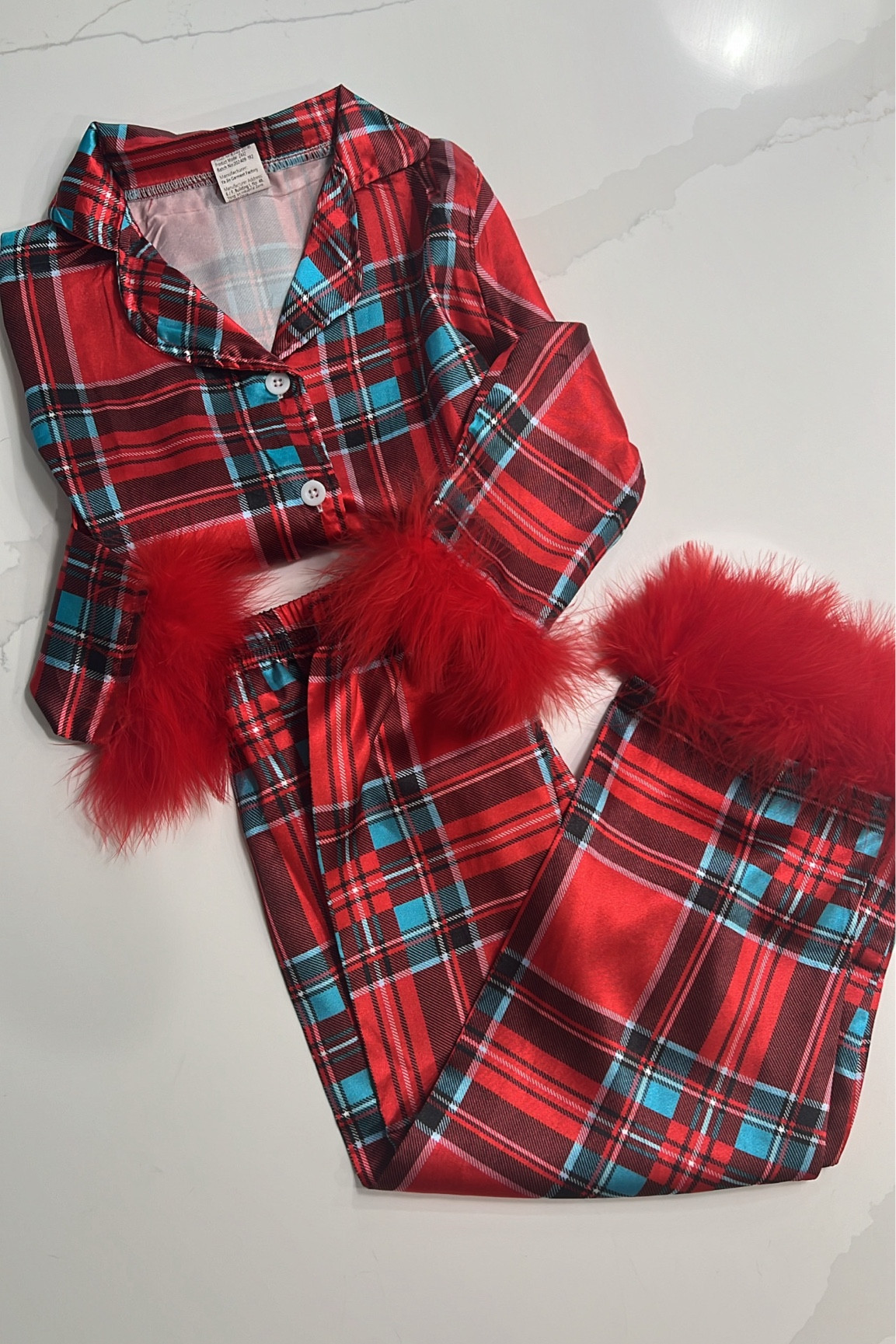 Eeekkk!! It’s time! These toddler satin Christmas PJs with the FEATHERS. Are you joking me  // Under $20 and Prime delivery 🎅🏼🎄✨

#LTKFindsUnder50 #LTKSeasonal #LTKHoliday