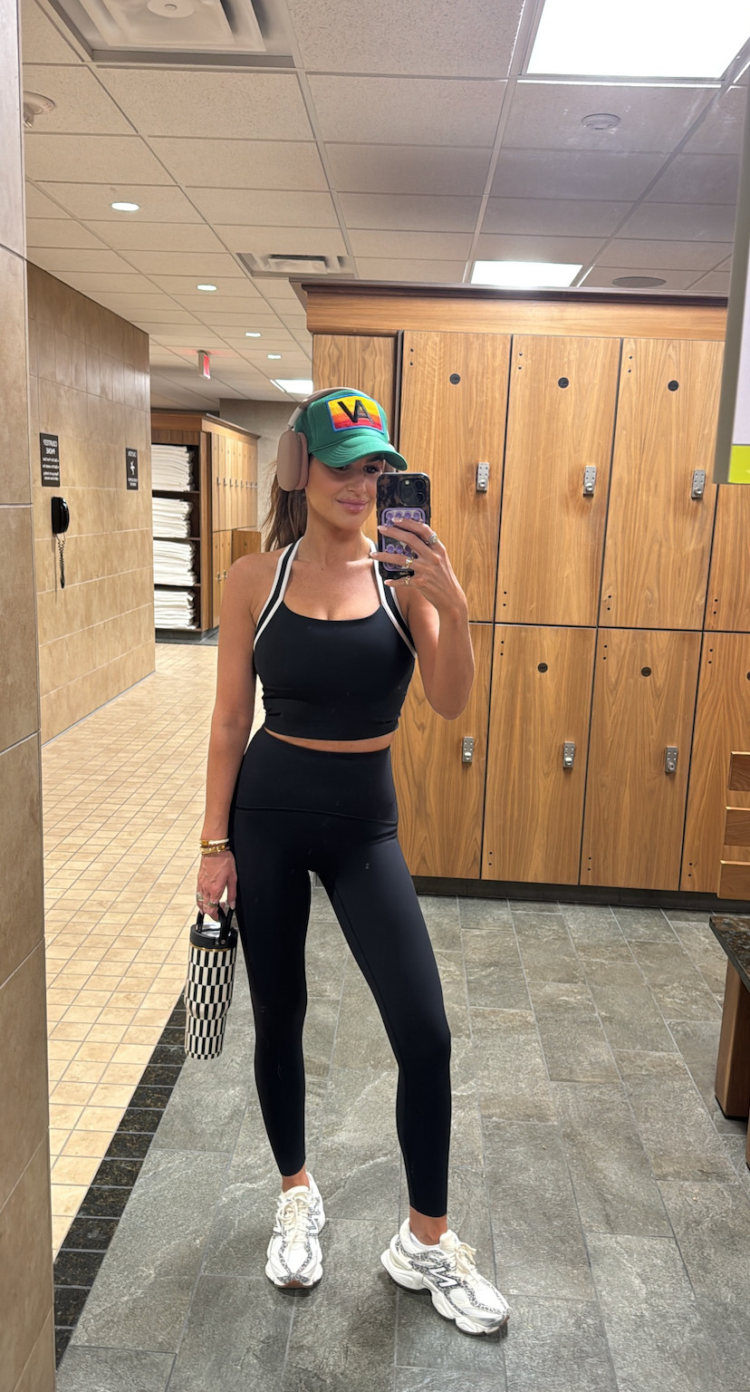 gym ootd 🖤 wearing a small in both! 

 #LTKootd #LTKActive