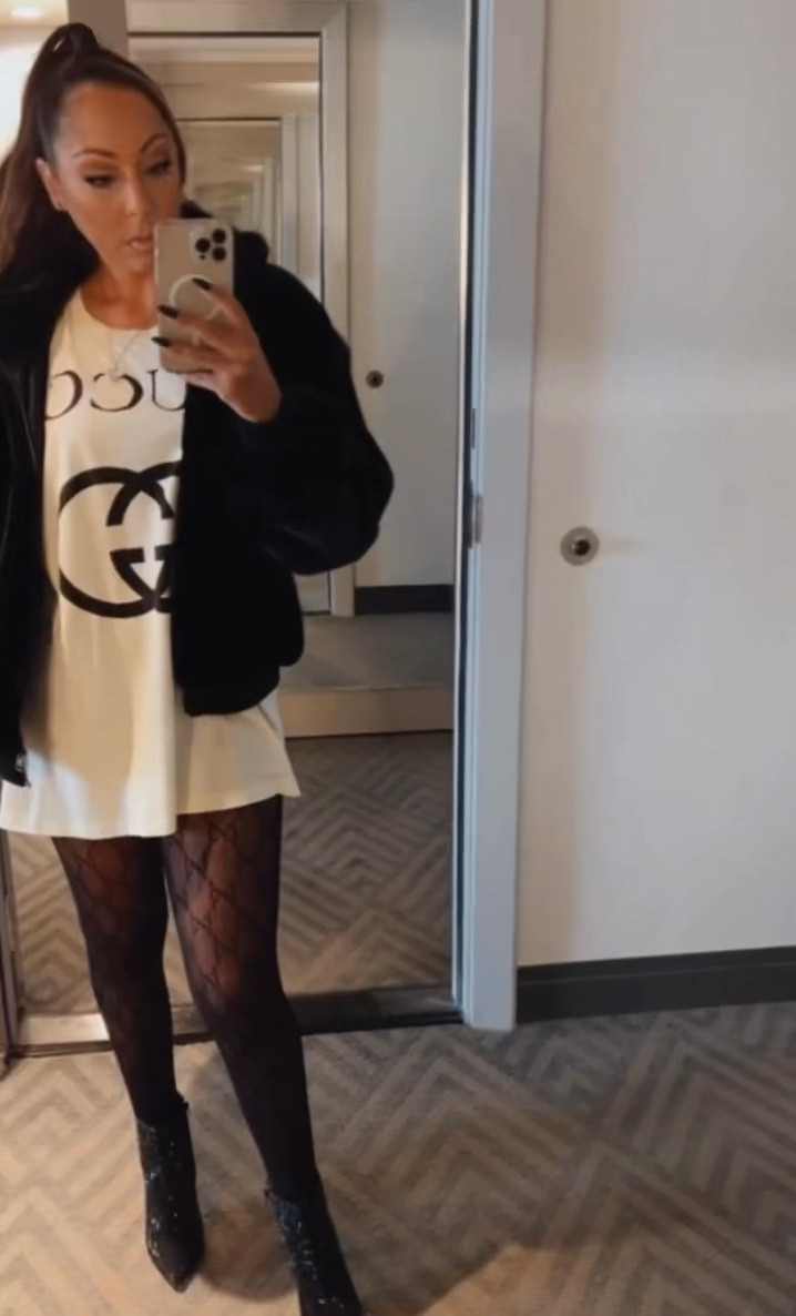 This outfit gave me east coast Vibez! 

Black faux fur jacket is from zara!  
Item# 4360/249

#zara #gucci #outfitinspo

#LTKfit #LTKshoecrush #LTKstyletip