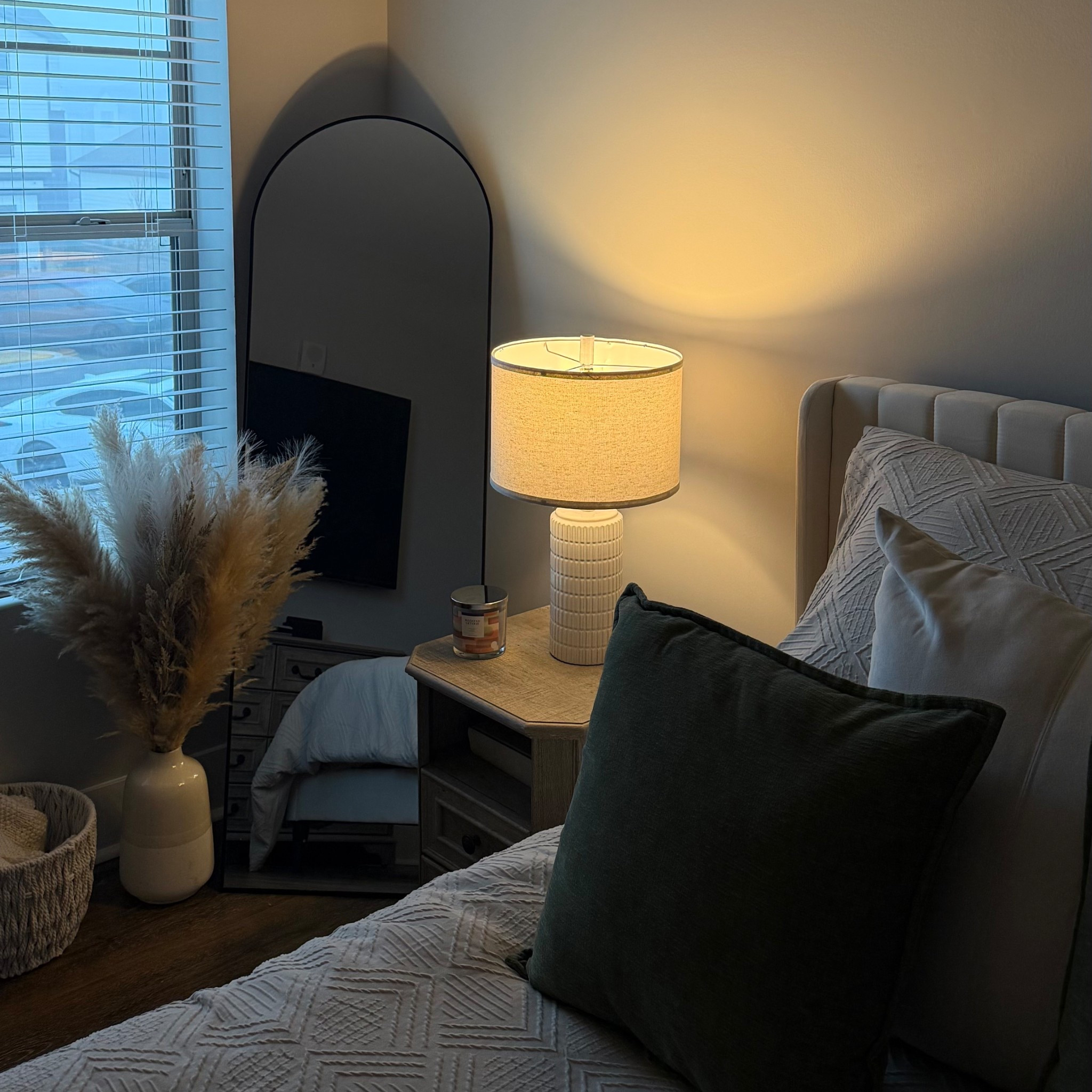 BEIGE TABLE LAMPS (SET OF 2)

- comes with light bulbs! 
- easy to assemble in minutes 
- aesthetically pleasing 
- works perfectly 
- looks great in any area of your space! 

#LTKHome #LTKFindsUnder50 #LTKFindsUnder100