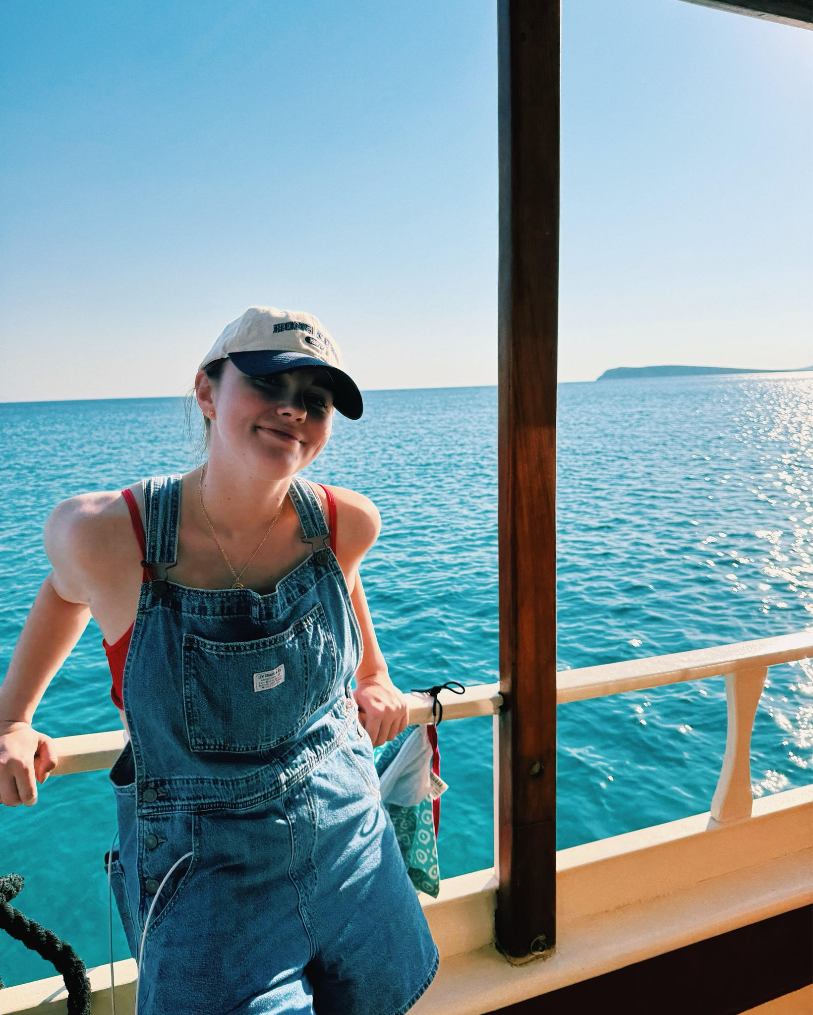 I love these Levi’s overalls because you can easily roll up the shorts to change the look and they’re SOO COMFY! And really well made 🥰🫶🏻


#LTKTravel #LTKStyleTip #LTKShoeCrush