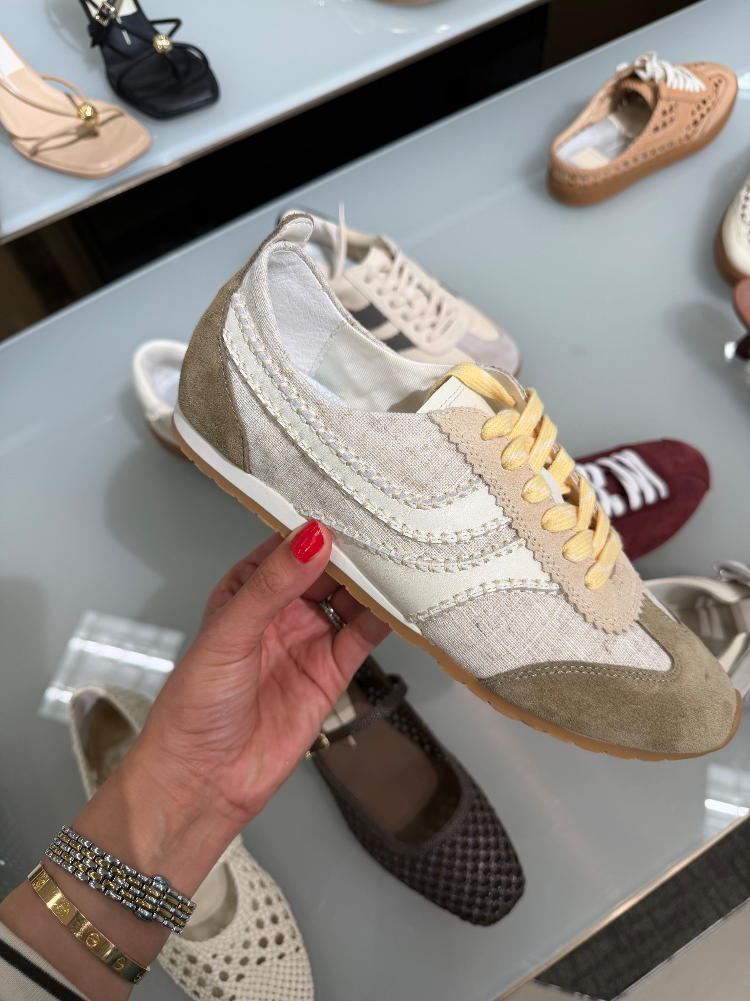 Trending Women’s Shoes

Spring shoes, women’s, women’s sneakers, women’s spring shoes, Vince, beige sneakers, Europe outfit 

#LTKootd #LTKmomlife