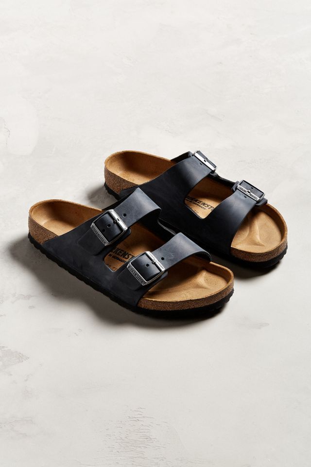 Birkenstock Arizona Leather Sandal | Urban Outfitters (US and RoW)