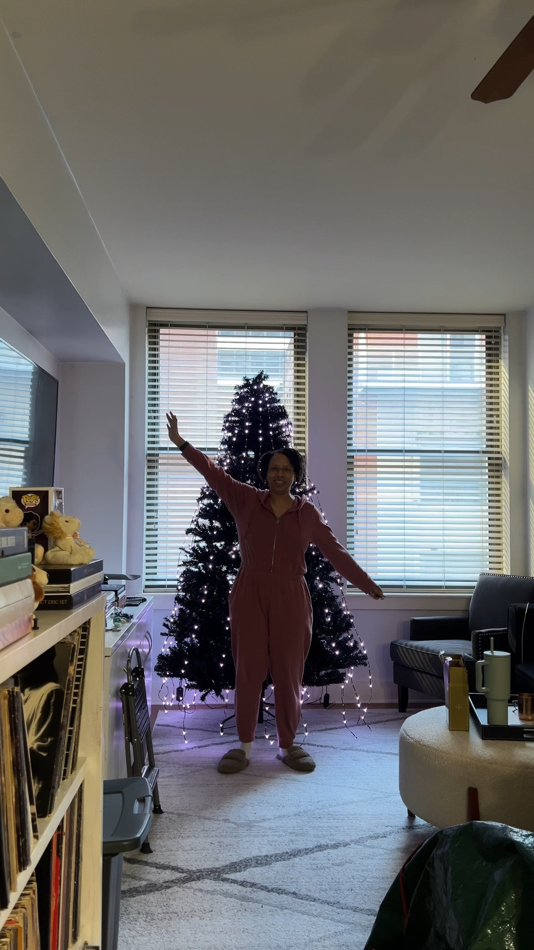 Tree Reveal 

#LTKHome #LTKHoliday #LTKSeasonal