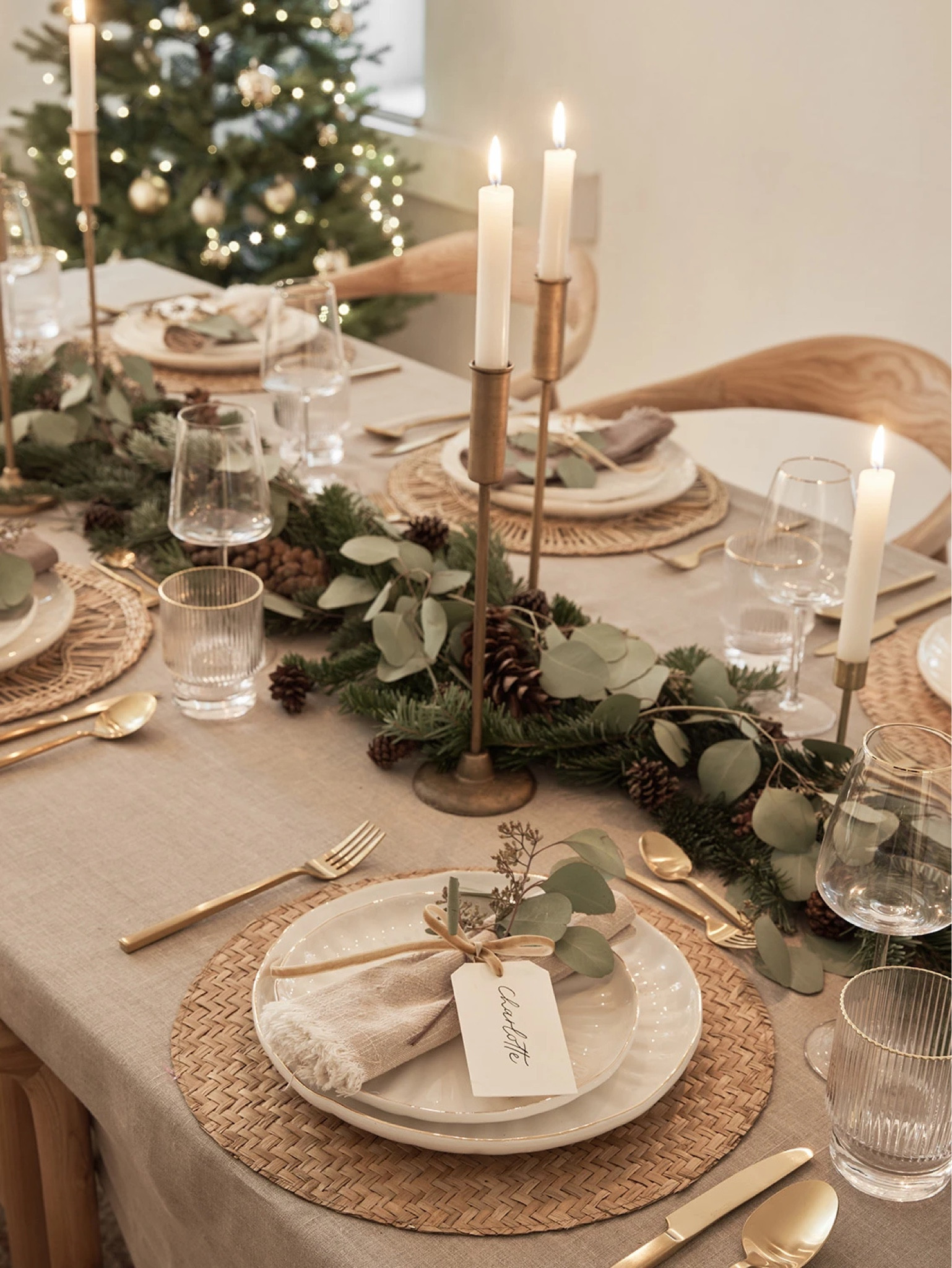 How to decorate your table for Christmas, how to decorate your table for the holidays. Gold table decorations. Table styling tips, how to style your table for a party #westwing #westeingnow Westwing collection 

#LTKeurope #LTKstyletip #LTKhome
