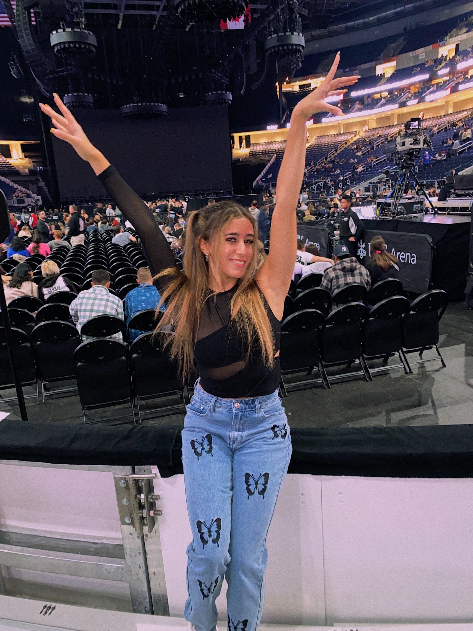 if you’re in need of your next concert outfit, look no further then these butterfly jeans and mesh black top 🖤🦋


#LTKFind #LTKunder100