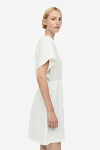 Vestido cruzado con efecto arrugado | H&M (FR, IT, ES, PT, BE)