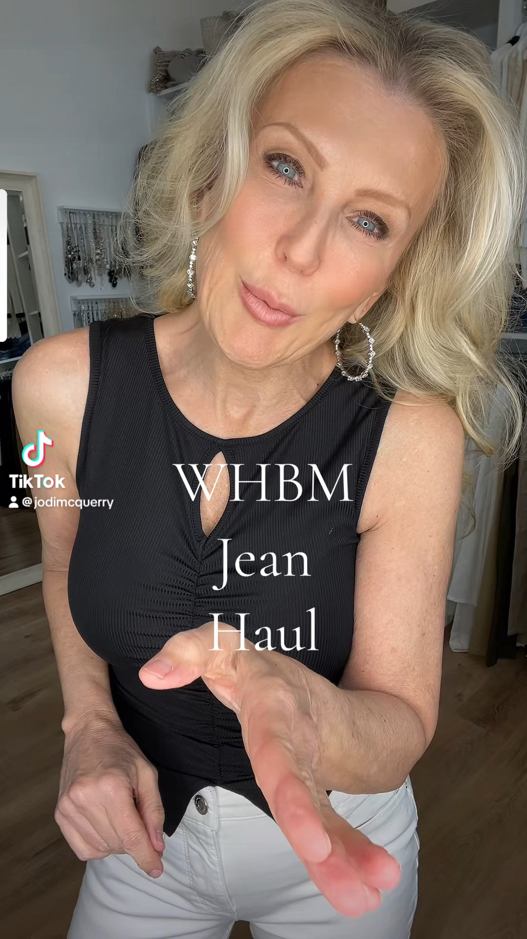 Jeans size 2
I’m 5’3 I can wear up to a 31 in length 

#LTKVideo #LTKfindsunder100 #LTKover40