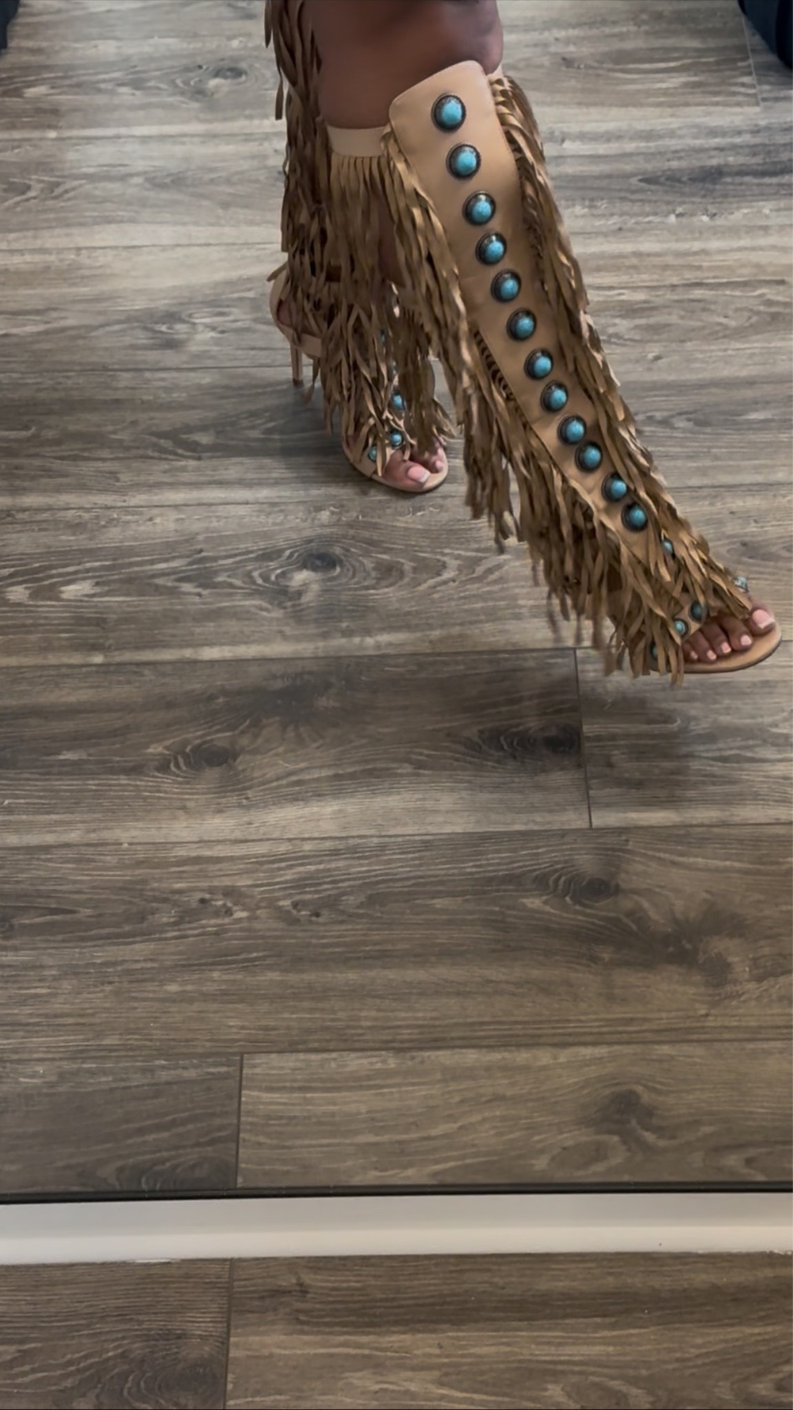 Stylish Fringe Heels
3.75” heel
•True Fit
Comfy
#Akira #ltkshoes

#LTKootd