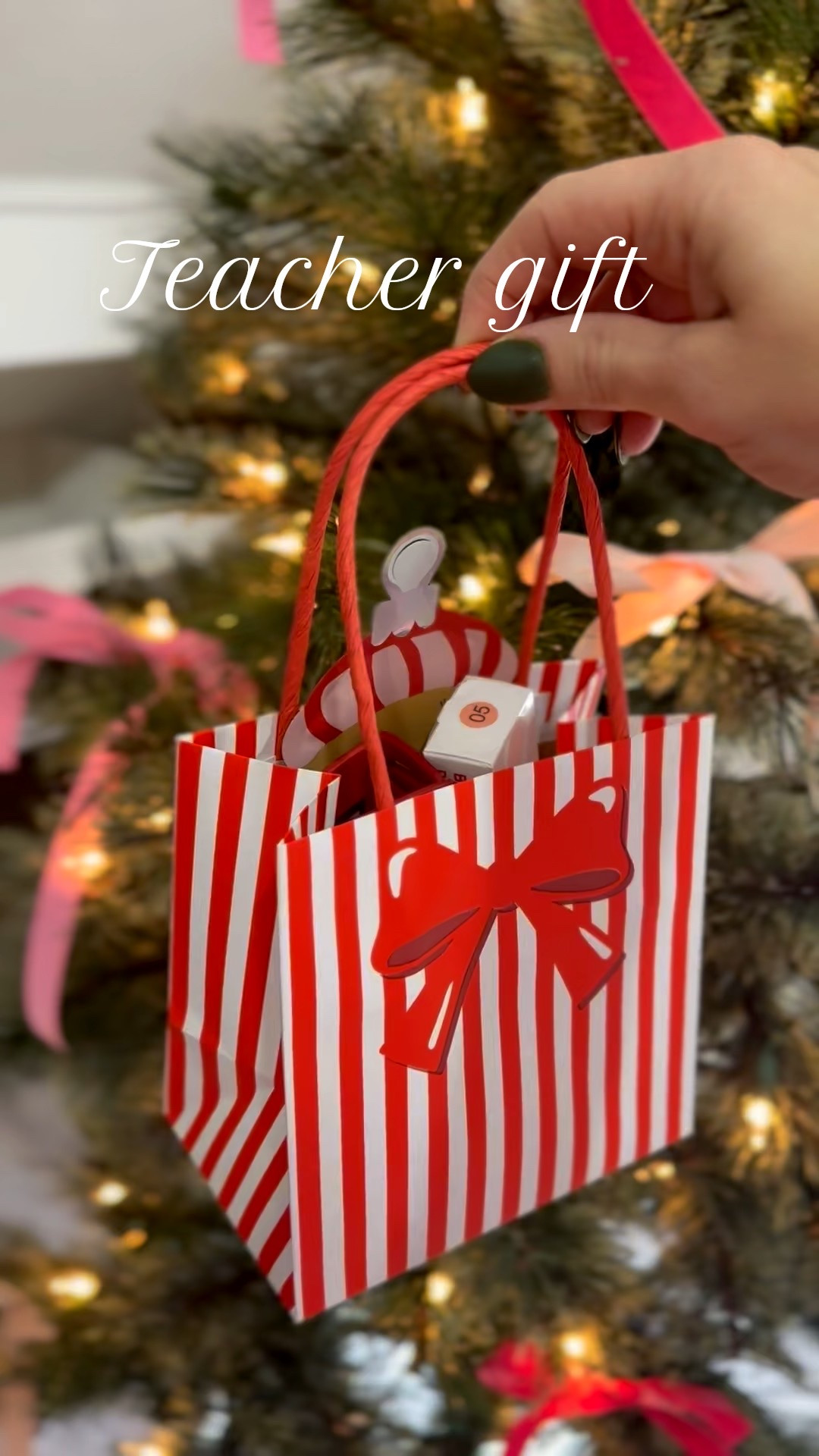 Easy Teacher Christmas gift 

#LTKFindsUnder50 #LTKGiftGuide #LTKHoliday