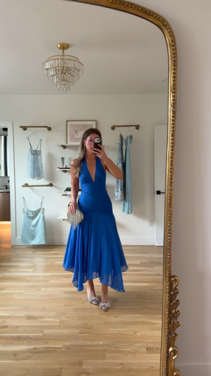 blue halter formal event wedding guest dress for every girl

divi: emerson15

Wearing my usual smalls/2 

Wedding guest
Formal event
Black tie
Floral
Velvet
Lace
Special occasion
Fall party
Winter event

#LTKParties

#LTKSeasonal #LTKWedding