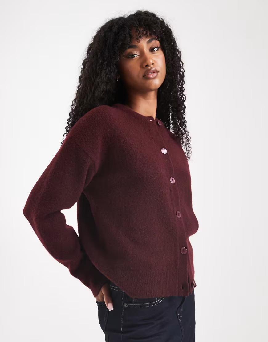 New Look crew neck button down cardigan in burgundy-Red | ASOS (Global)