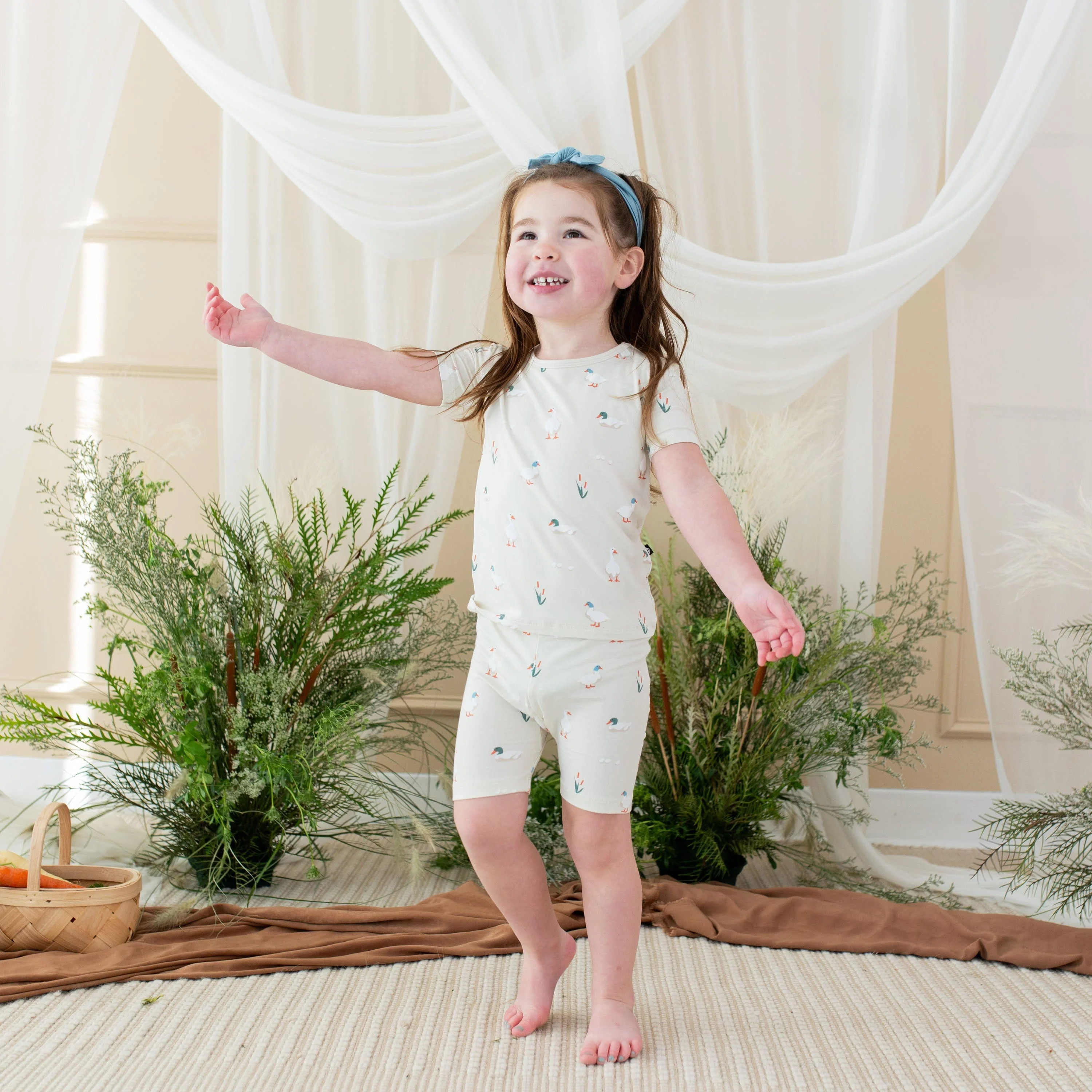 Short Sleeve Pajamas in Duck | Kyte BABY