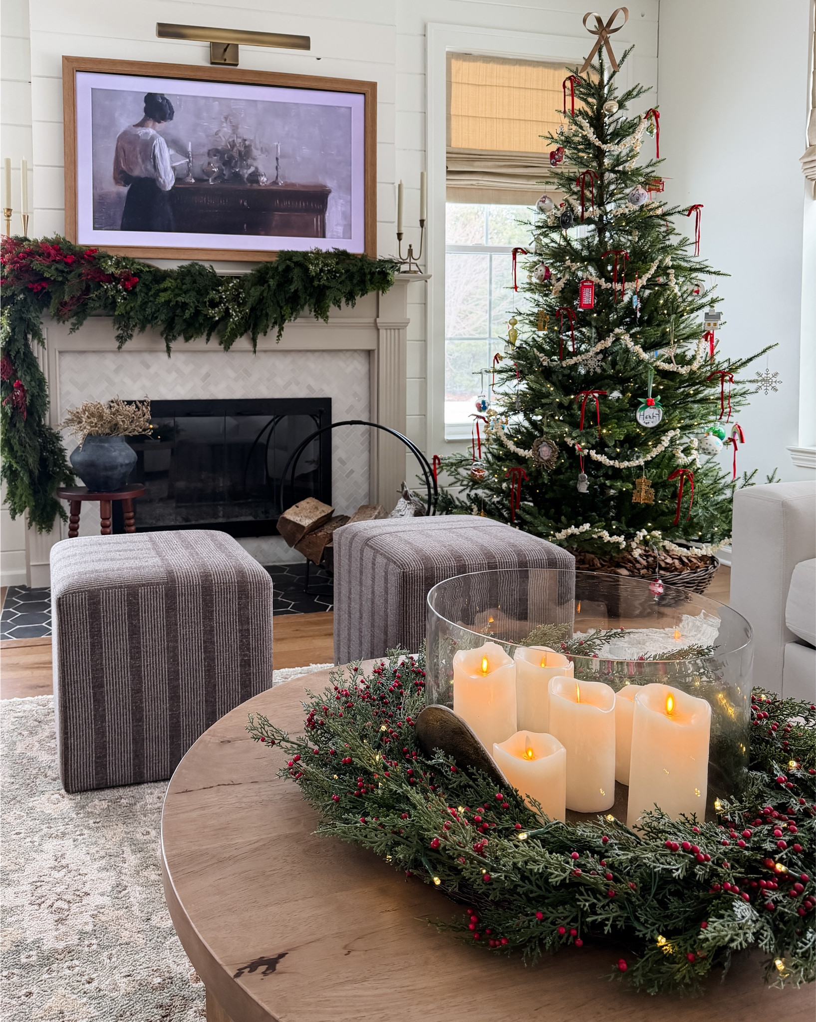 Just some festive living room views. Yes, I spent six hours stringing up popcorn to use as garland on my tree. It just felt like the vibe this year. 🤷🏻‍♀️❤️🎄

#LTKHome #LTKSeasonal #LTKHoliday