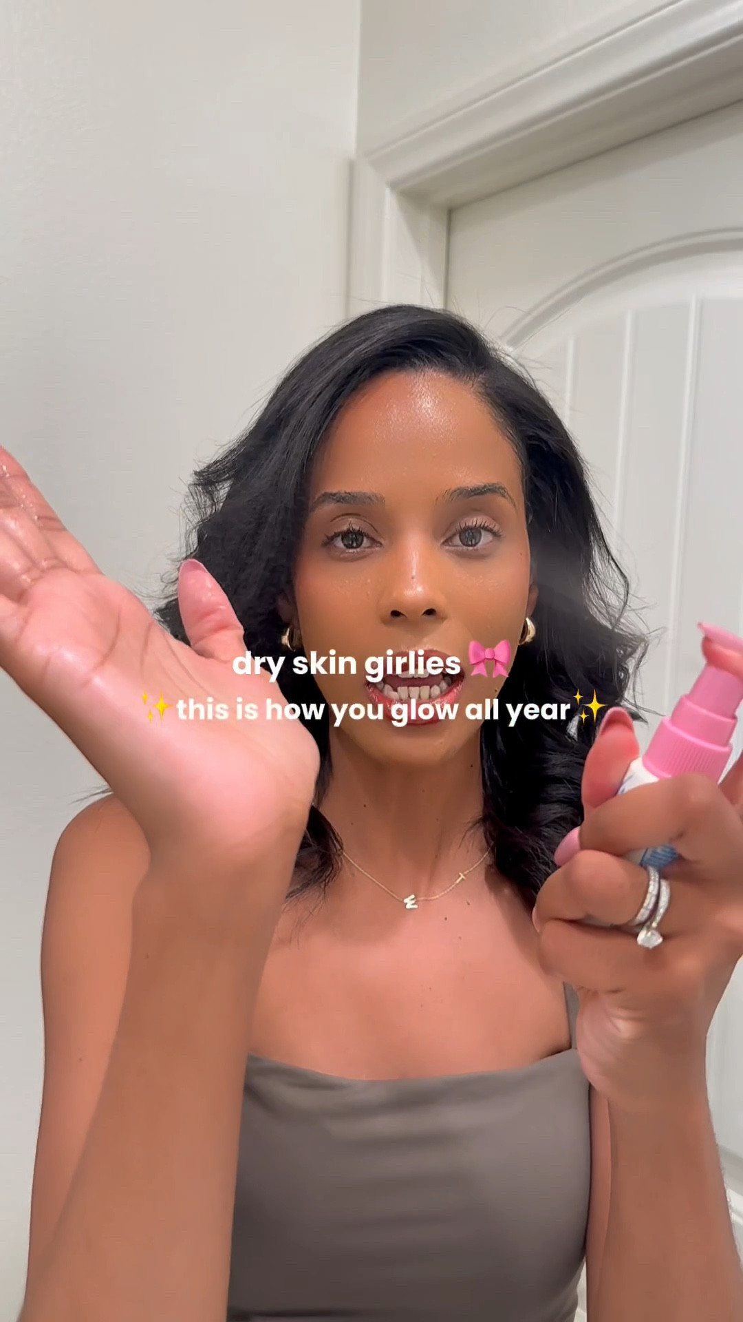 How to reapply sunscreen over your makeup

#LTKWatchNow #LTKFestival #LTKBeauty