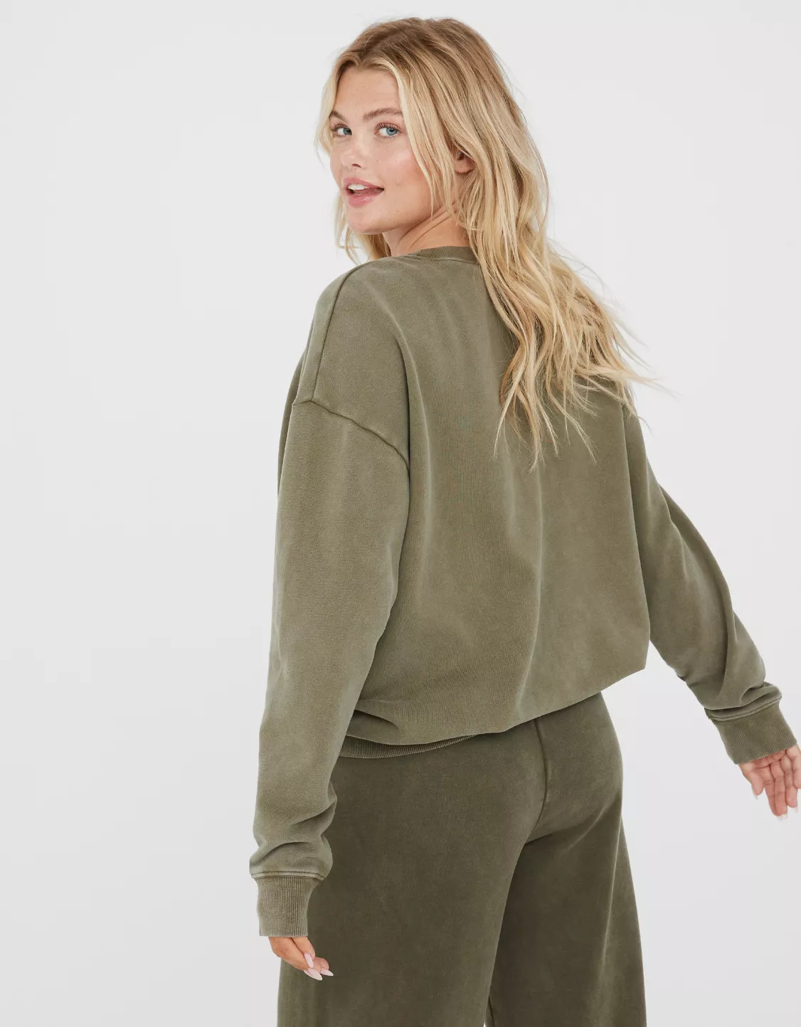 OFFLINE By Aerie Throw-Back Fleece Crew Neck Sweatshirt | Aerie