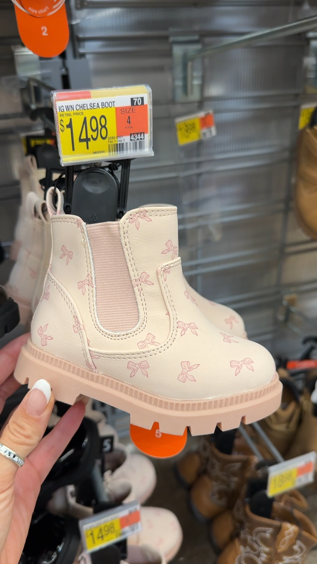 These have a chokehold on me! @walmart
#walmartpartner
#walmartfinds