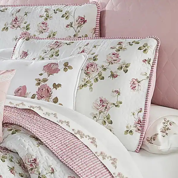 The Gray Barn Little Bess Floral Country Chic 3-piece Quilt Set - Bed Bath & Beyond - 29083240 | Bed Bath & Beyond