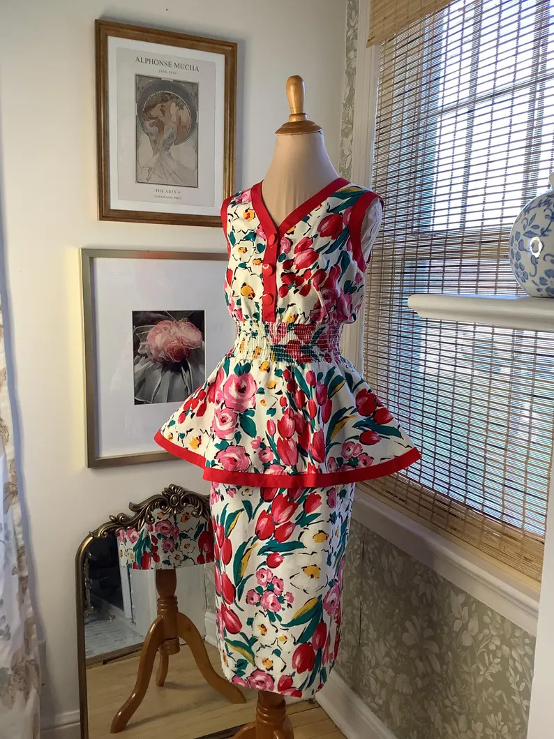 Vintage 80s does 50s red floral peblum dress, medium | Etsy (Global)