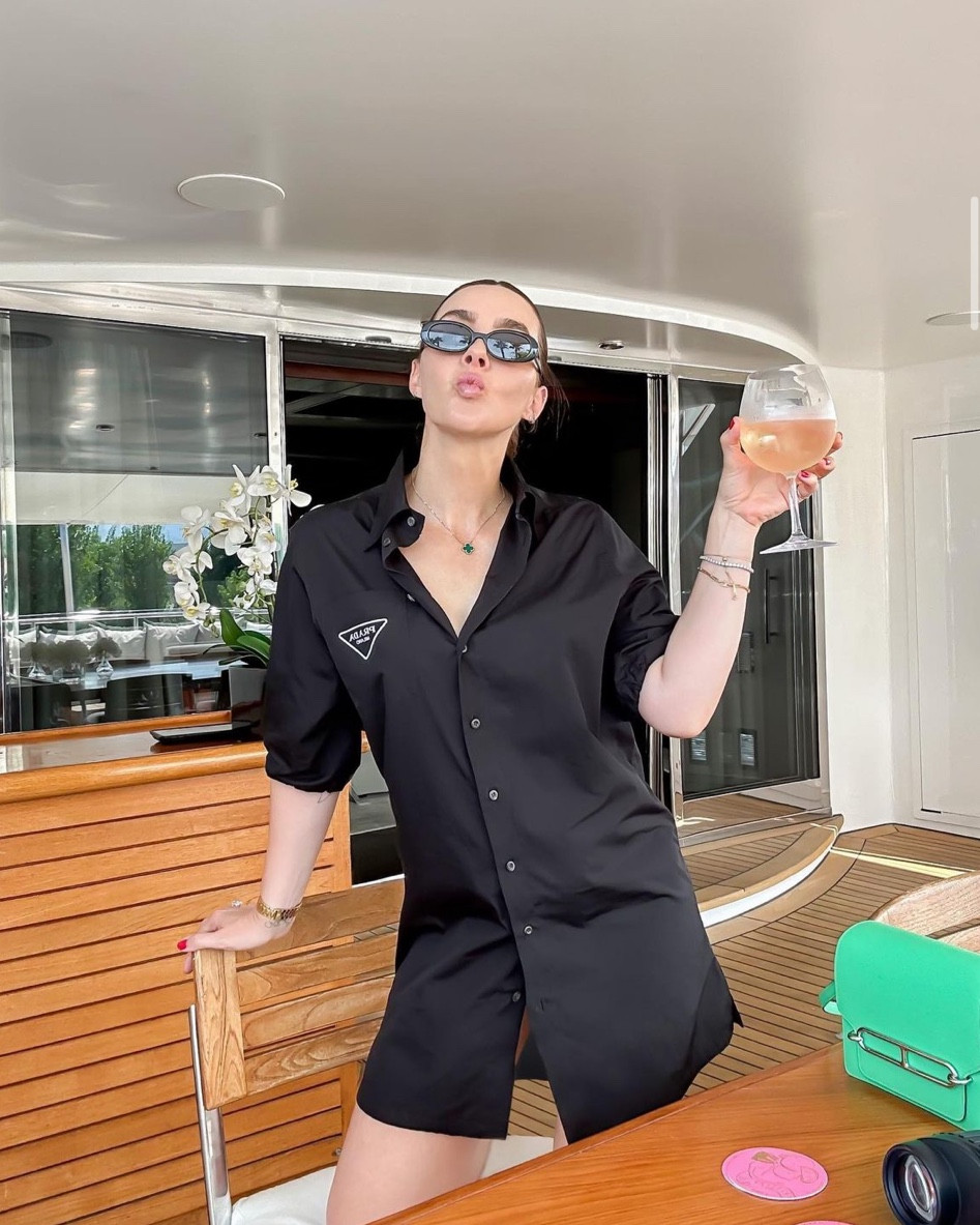 Look of the day in Italy! Wearing my favorite mineral sunscreen 🤍

#LTKtravel #LTKeurope #LTKstyletip