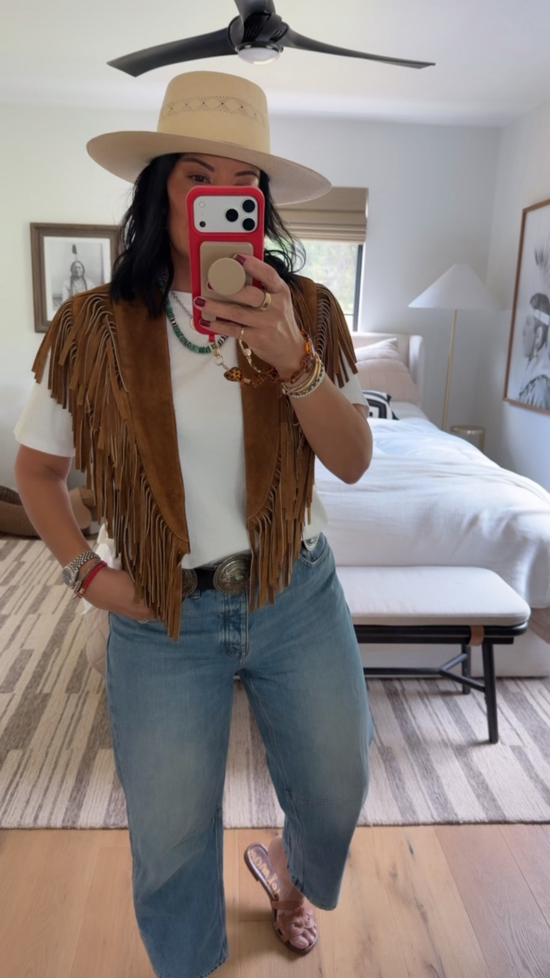 This fringe collar can be worn so many different ways…over a Tshirt, jacket, button down shirt, blazer and more!

#LTKOver40 #LTKMidsize