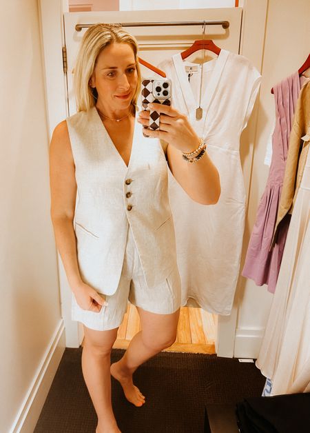 Summer Outfit

Banana Republic linen vest 

Banana Republic linen shorts

#vest #neutral #linen #classic #chic #traveloutfit



#LTKstyletip #LTKover40 #LTKtravel