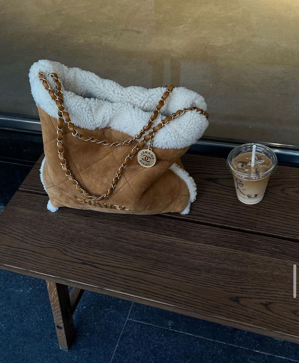 The best look a likes on Amazon! 
Chanel inspired bags! 

#LTKSeasonal #LTKItBag #LTKFindsUnder100