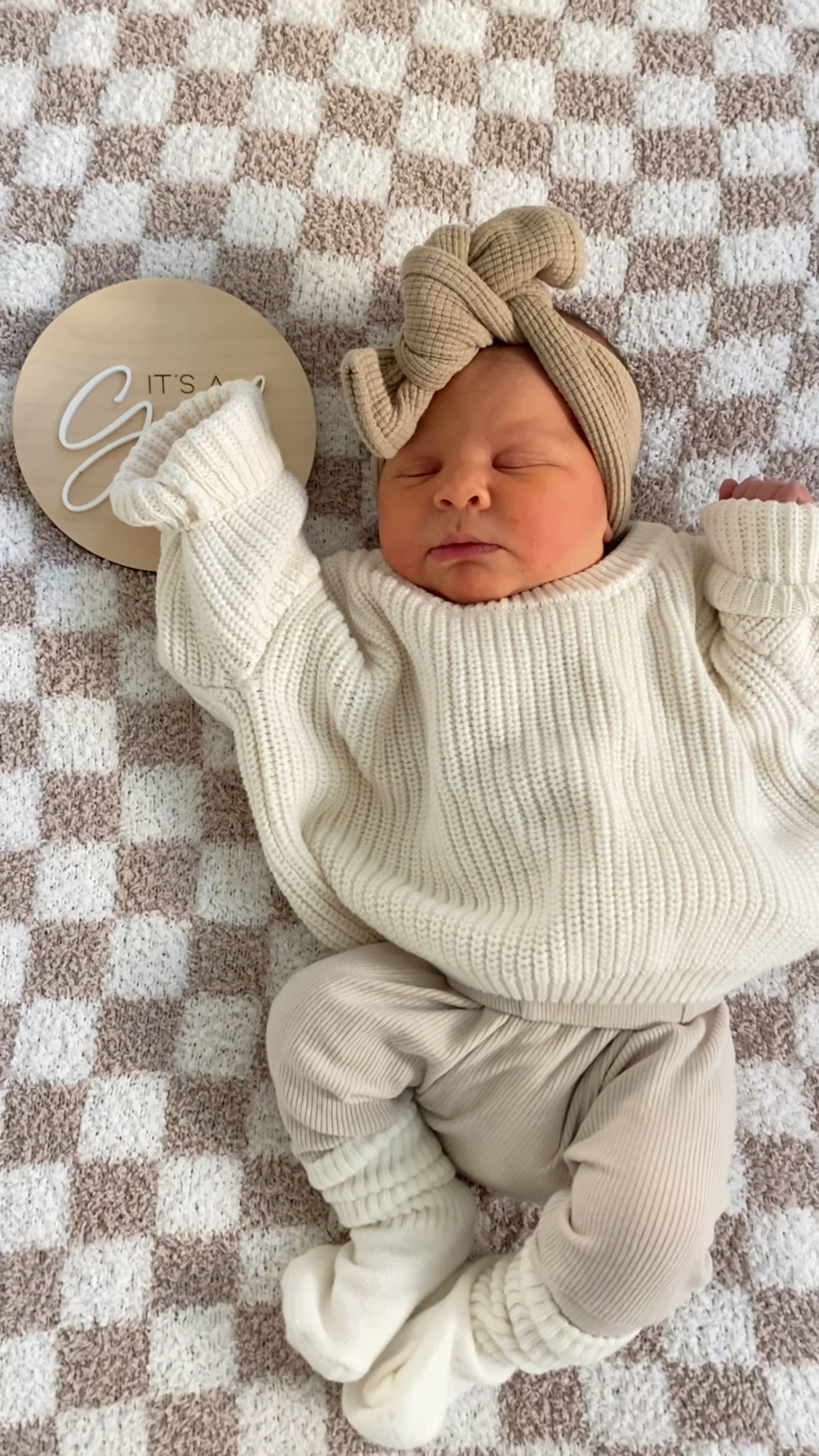 Atlas Grey Black Friday sale 👶🏼🤍
Up to 40% off sitewide! 

Baby girl coming home from the hospital outfit 👶🏼💗
Sweater- Coconut milk
Pants- Stone
Socks- milk 

Baby announcement, newborn baby outfits, neutral newborn outfits, gender reveal, baby coming home outfits, baby girl style, gender neutral baby outfits 

#LTKVideo 

#LTKBaby #LTKCyberWeek #LTKBump