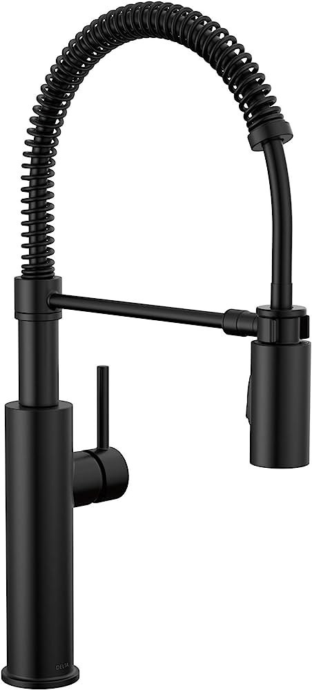 Delta Faucet Antoni Black Kitchen Faucet with Pull Down Sprayer, Commercial Style Kitchen Sink Fa... | Amazon (US)