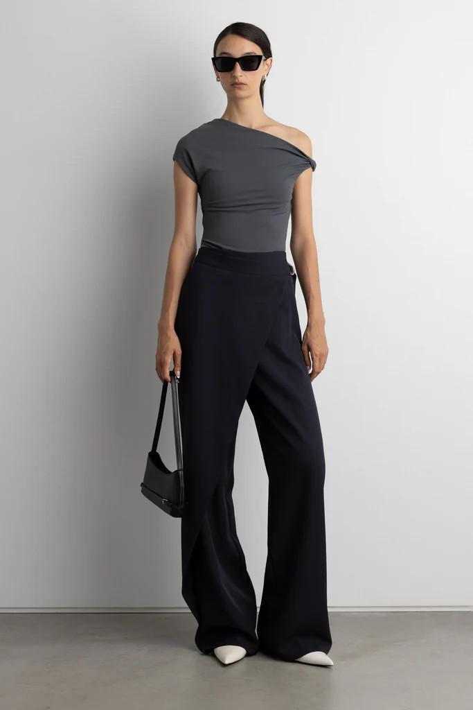 OFF SHOULDER TOP WITH SIDE TWIST DETAIL | OAK + FORT