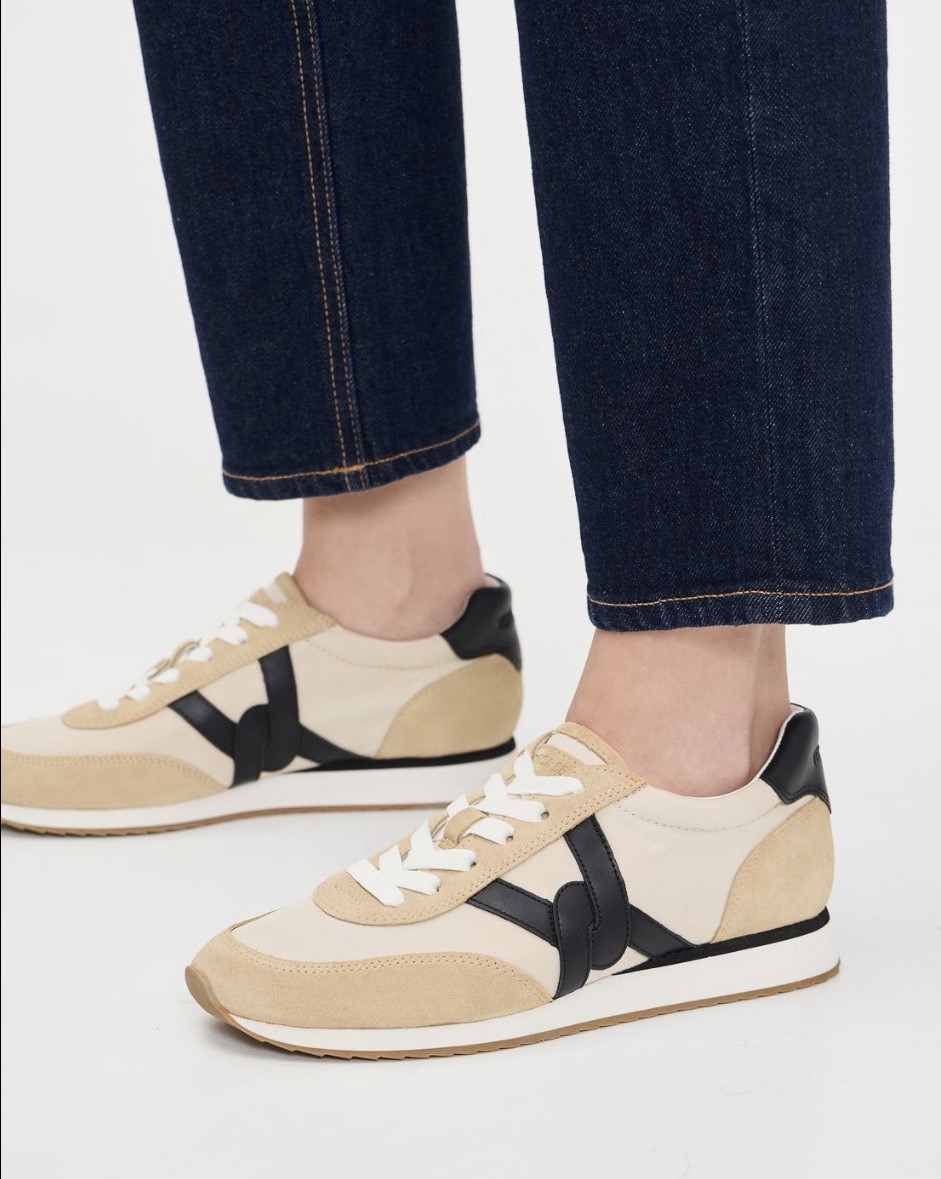 Sneakers


#LTKdayinmylife #LTKmomlife #LTKOver40