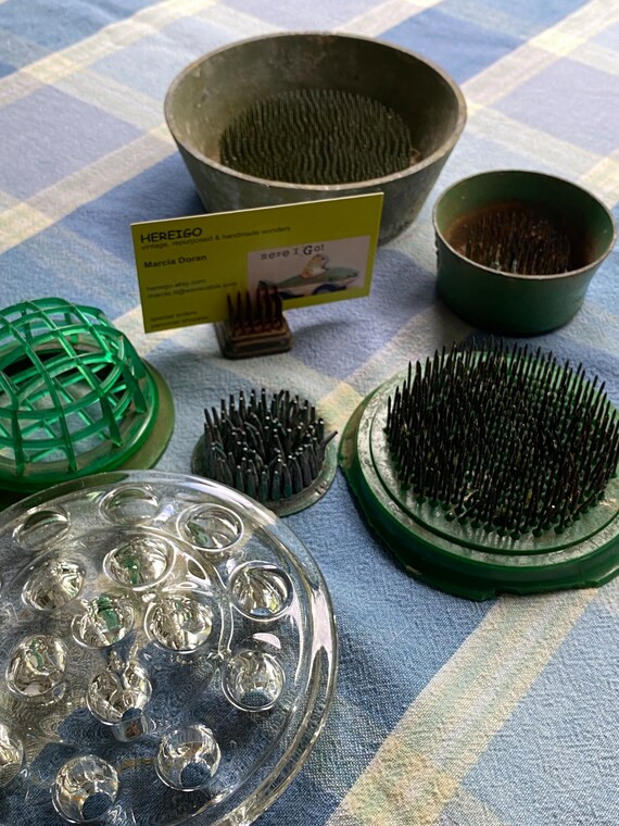 Vintage Flower Frog Collection of 7 Frogs . 5 Pin Type Frogs - Etsy | Etsy (US)