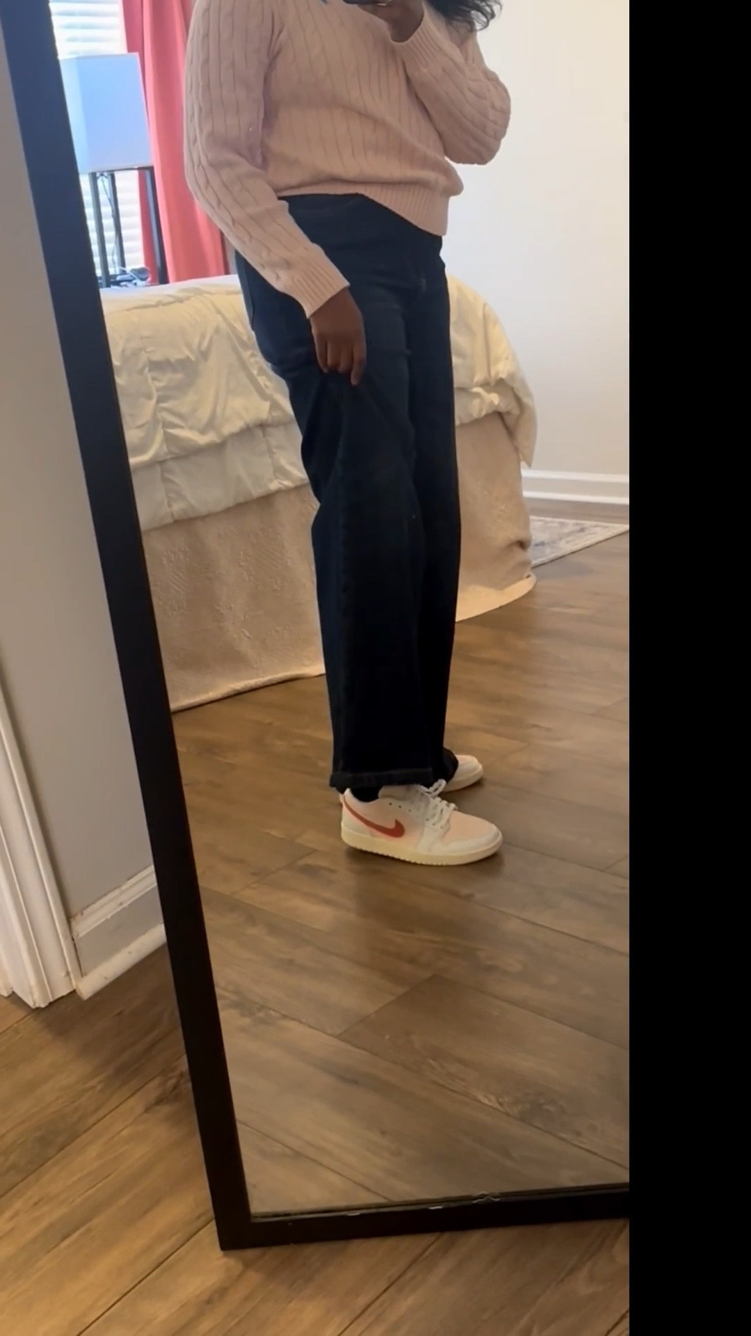 Found the perfect shade of pink 🎀 Taking this classic Ralph Lauren cable knit for a spin. I love how the structured knit balances out the relaxed silhouette of these wide-leg jeans. It’s effortless, elevated, and a little bit sweet. 🍓✨
Shop my outfit by clicking the link in my bio #LTKoutfit #PoloRalphLauren #CoastalGranddaughter #PinkStyle #PreppyAesthetic

#LTKOver40 #LTKgrwm #LTKootd