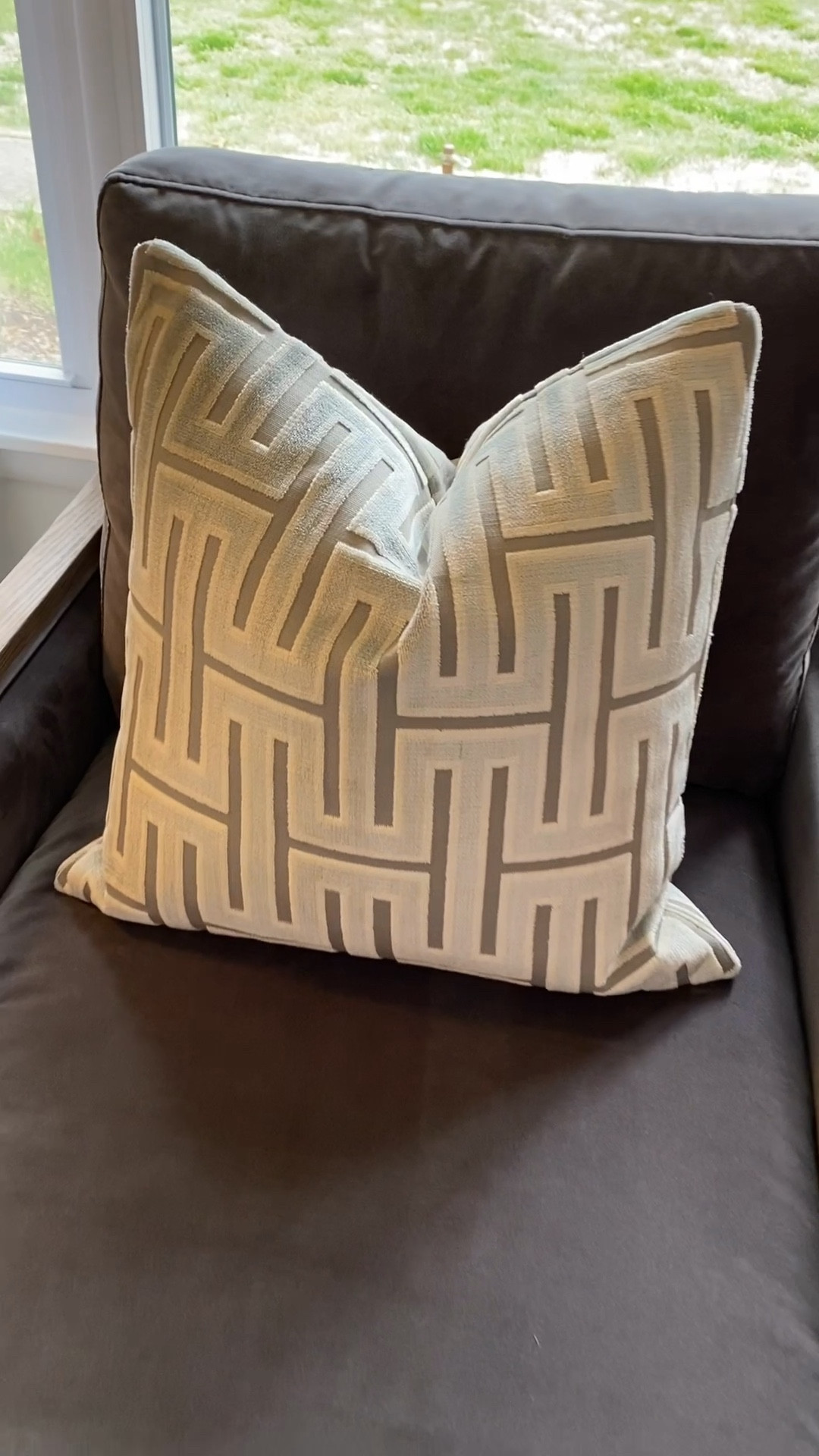 the best quality pillow covers!

Etsy, Etsy decor, Etsy pillows, living room, living room decor, living room pillows, throw pillows, pillow covers, blue decor

#LTKhome #LTKstyletip #LTKFind