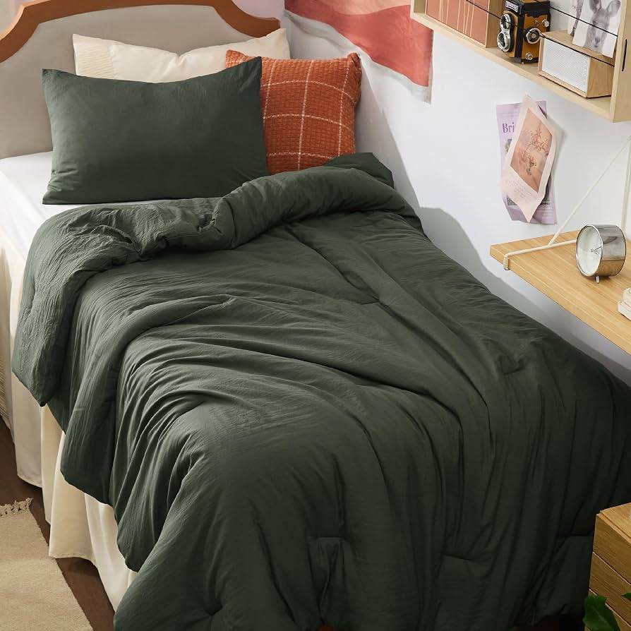 Bedsure Twin/Twin XL Comforter Set, Dark Green Soft Prewashed Bedding for All Seasons, 2 Pieces G... | Amazon (US)