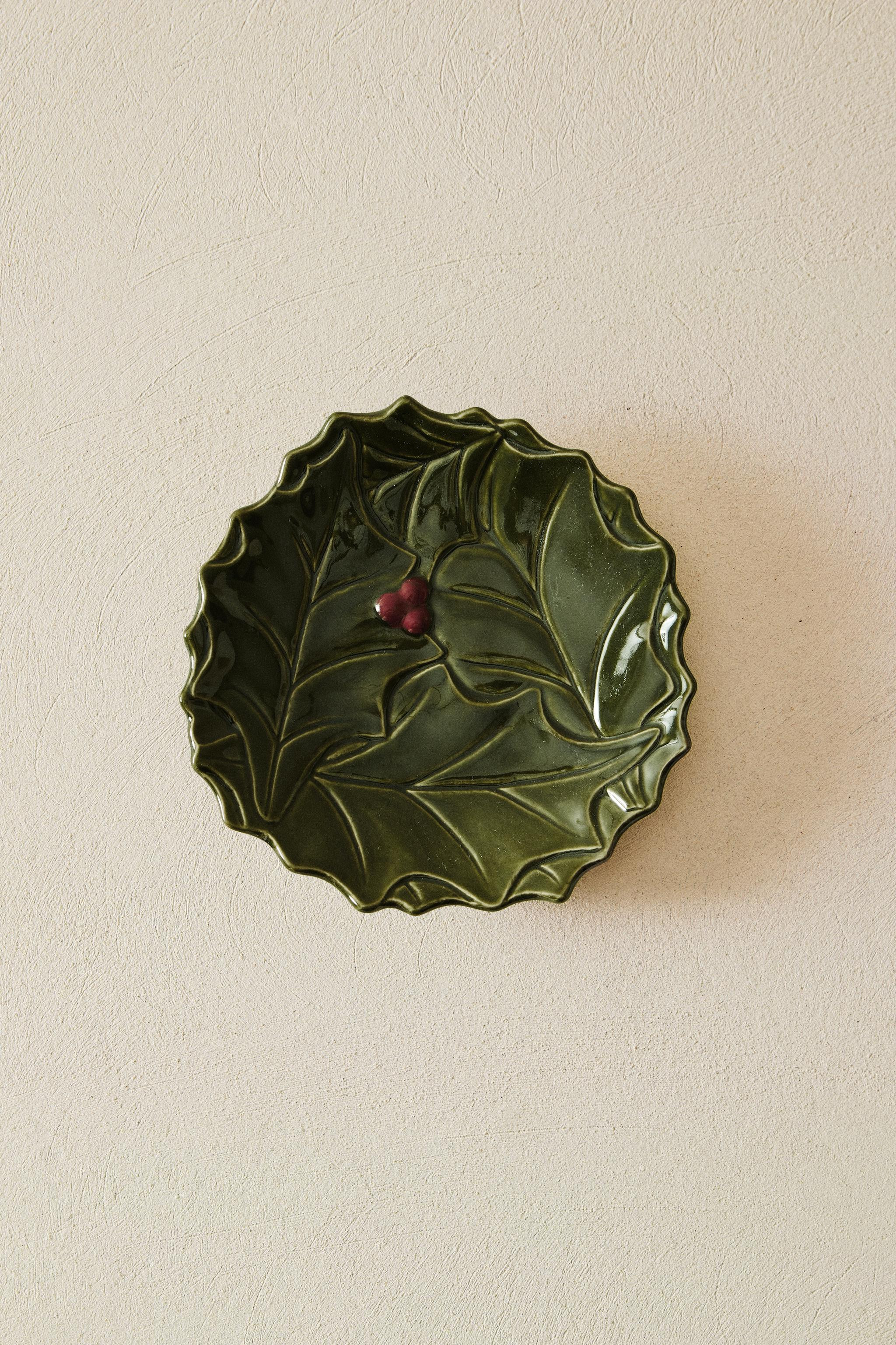 CHRISTMAS HOLLY PORCELAIN SIDE PLATE | Zara US