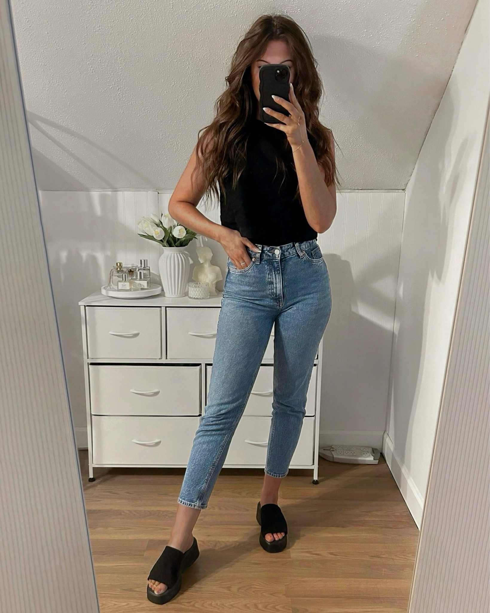 casual summer outfit 🦋

old navy linen top (size s) / h&m ankle jeans (size 4) / wild fable platform sandals

summer style, jeans, blue jeans, ankle jeans, platform sandals, crop top, hollyfrocks

#LTKShoeCrush #LTKStyleTip #LTKFindsUnder50