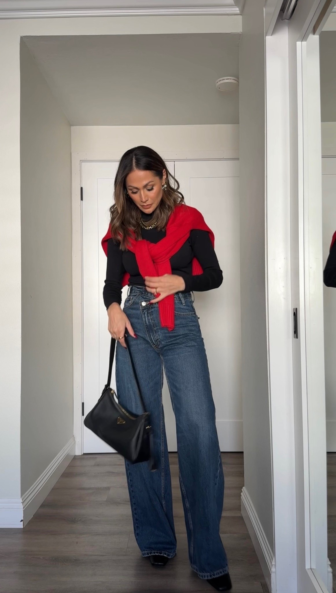 Pop of red❤️Mockneck long sleeve small/crossover waist jeans 26

#LTKGiftGuide #LTKHoliday #LTKSeasonal